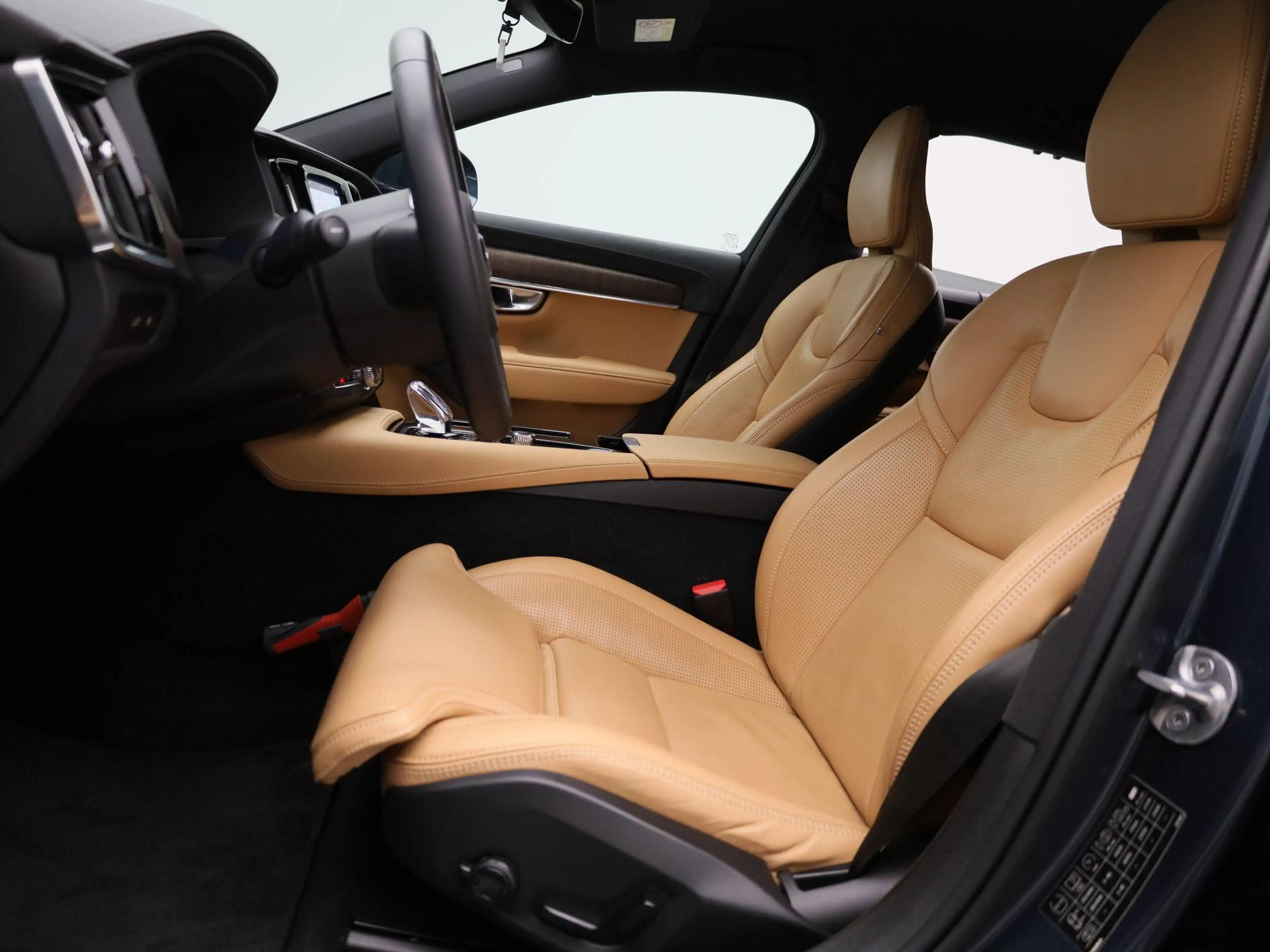 Volvo V90 2.0 T6 Plug-in hybrid AWD Plus Bright 350PK | Elek — photo 11