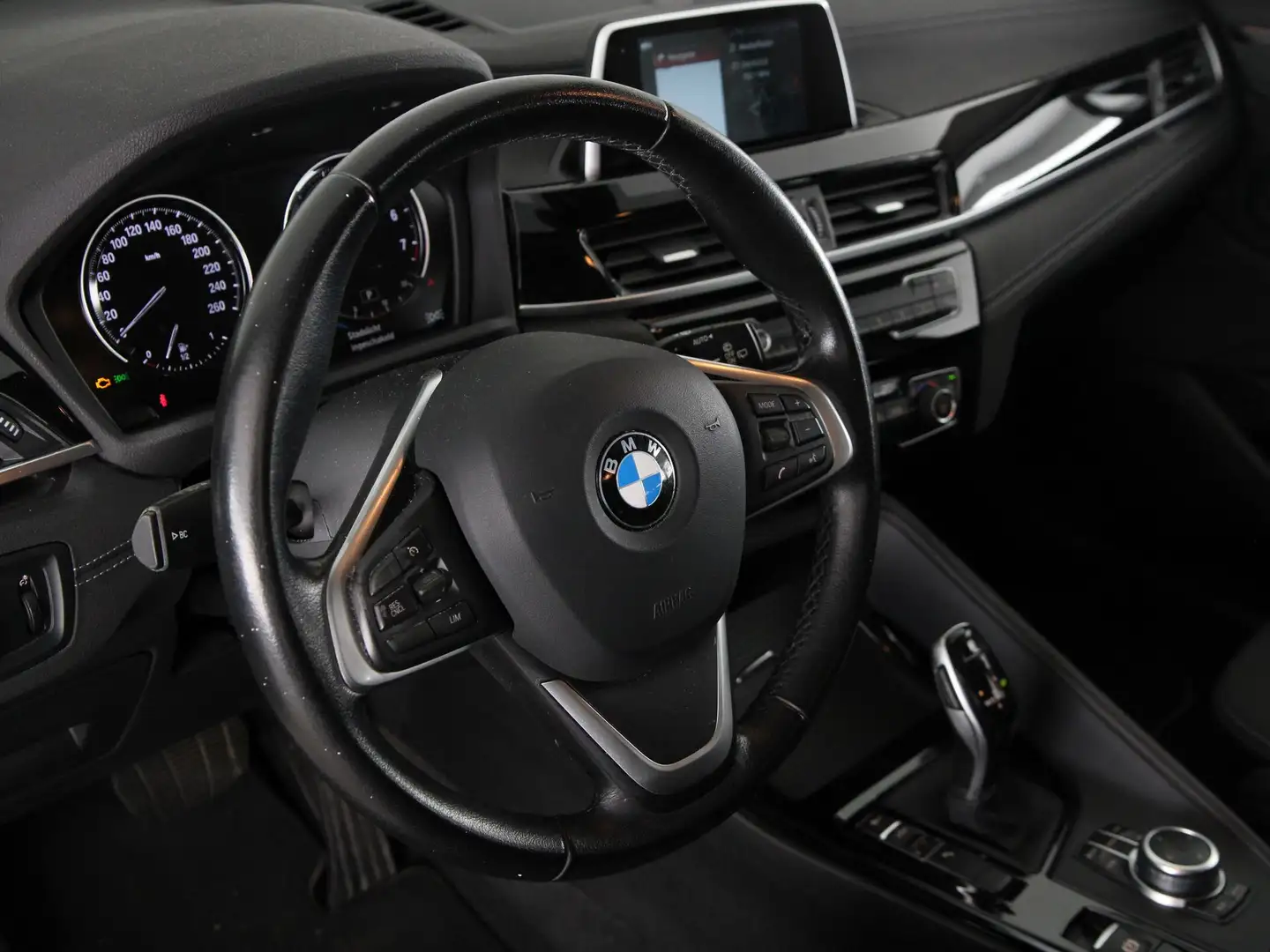 BMW X2 sDrive18i Executive Wit - 2