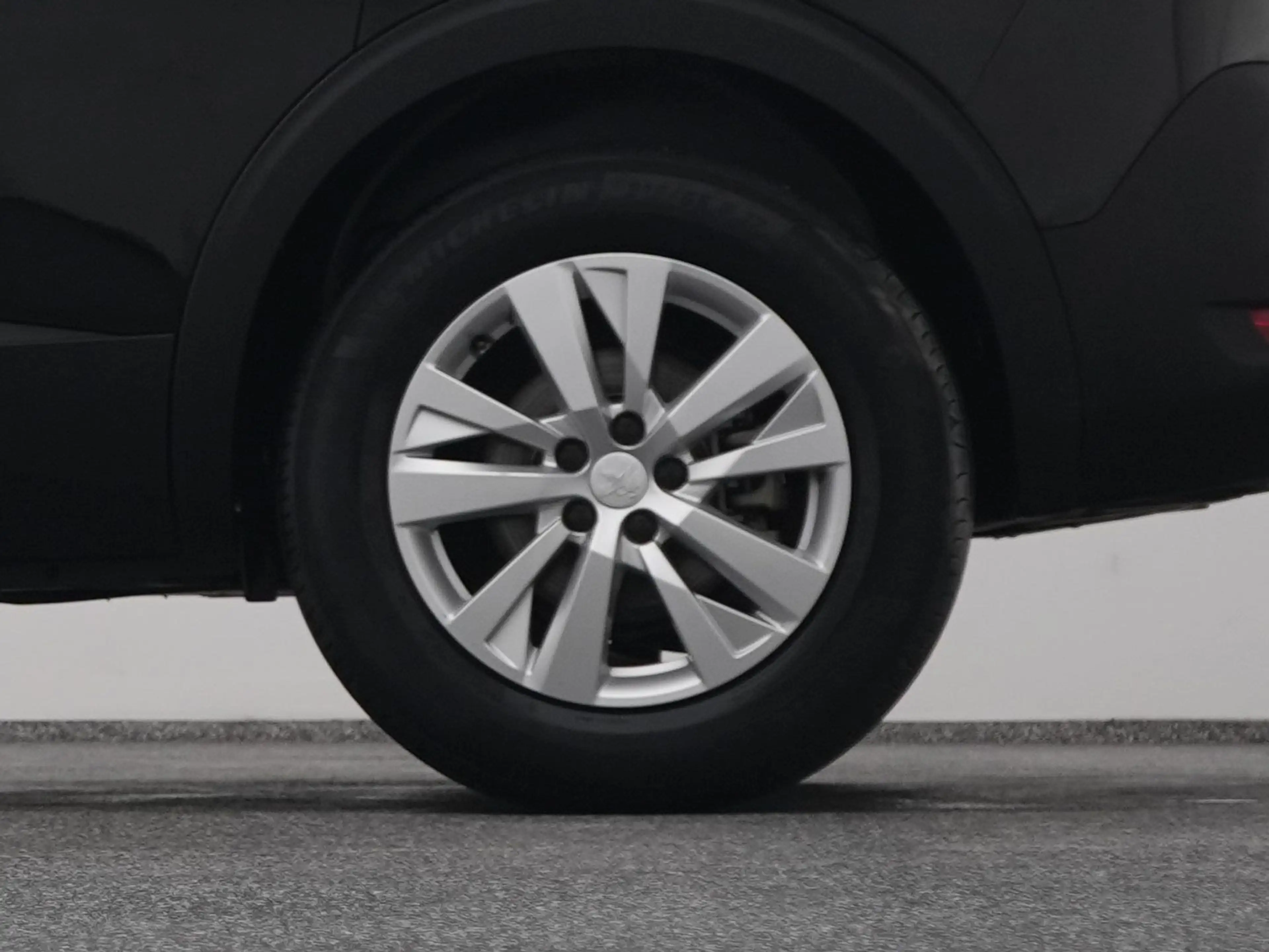 Peugeot 5008 1.2 PureTech Active 7-Pers. | CAMERA — photo 40