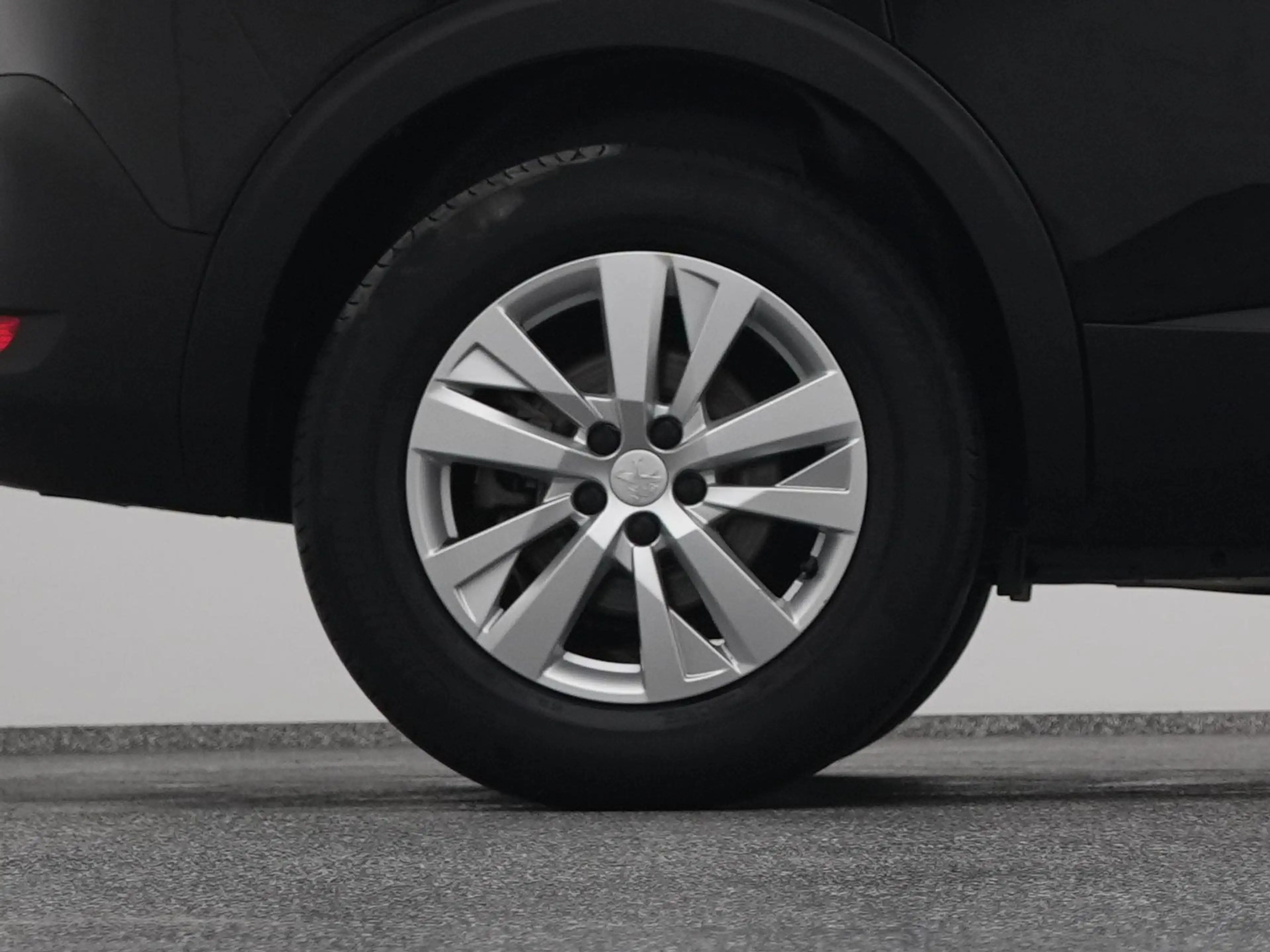 Peugeot 5008 1.2 PureTech Active 7-Pers. | CAMERA — photo 41