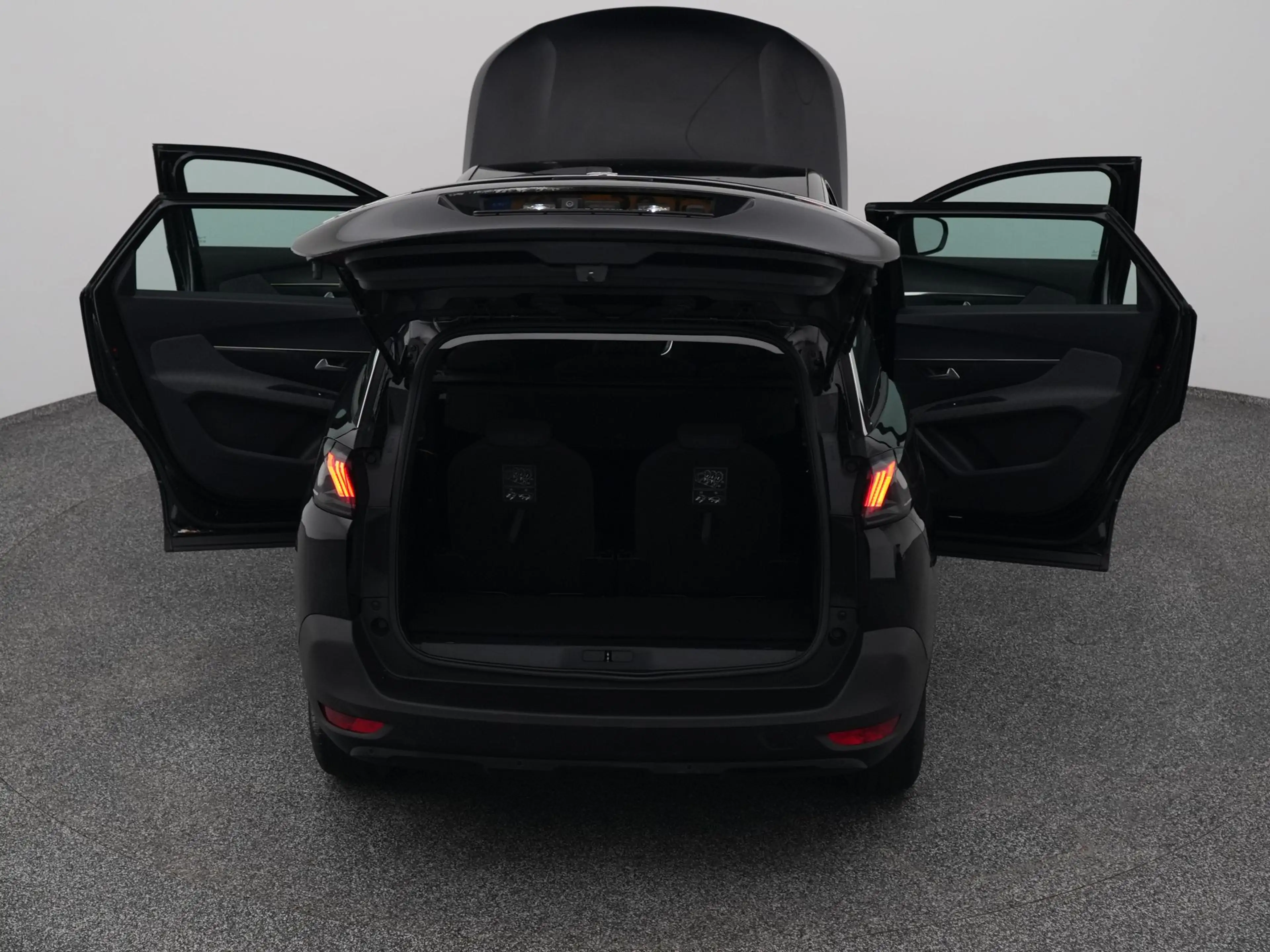 Peugeot 5008 1.2 PureTech Active 7-Pers. | CAMERA — photo 29