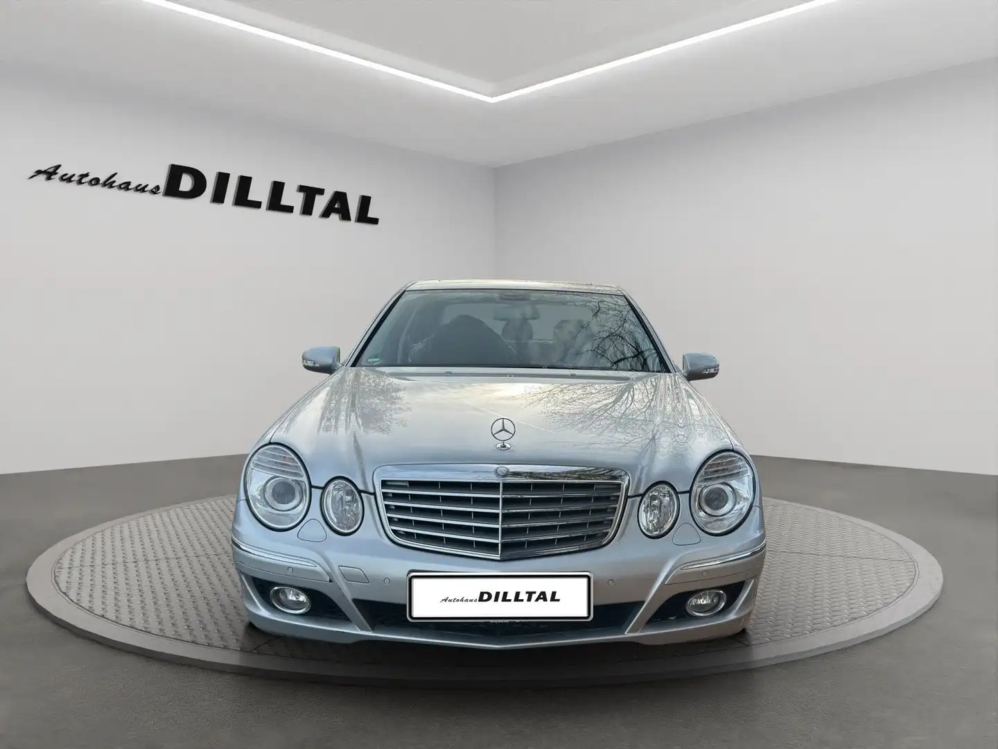 Mercedes-Benz E 200 E Limousine*WIE NEU* Schiebedach* AHK Silber - 2
