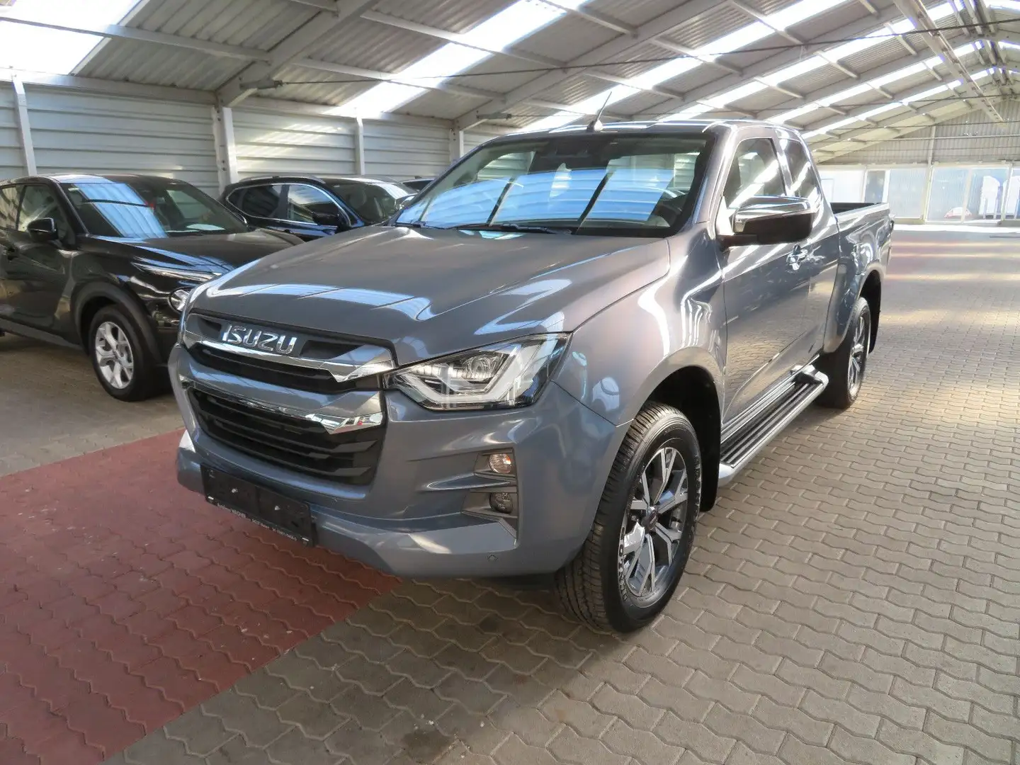 Isuzu D-Max Space Cab 4WD LSE Grau - 1