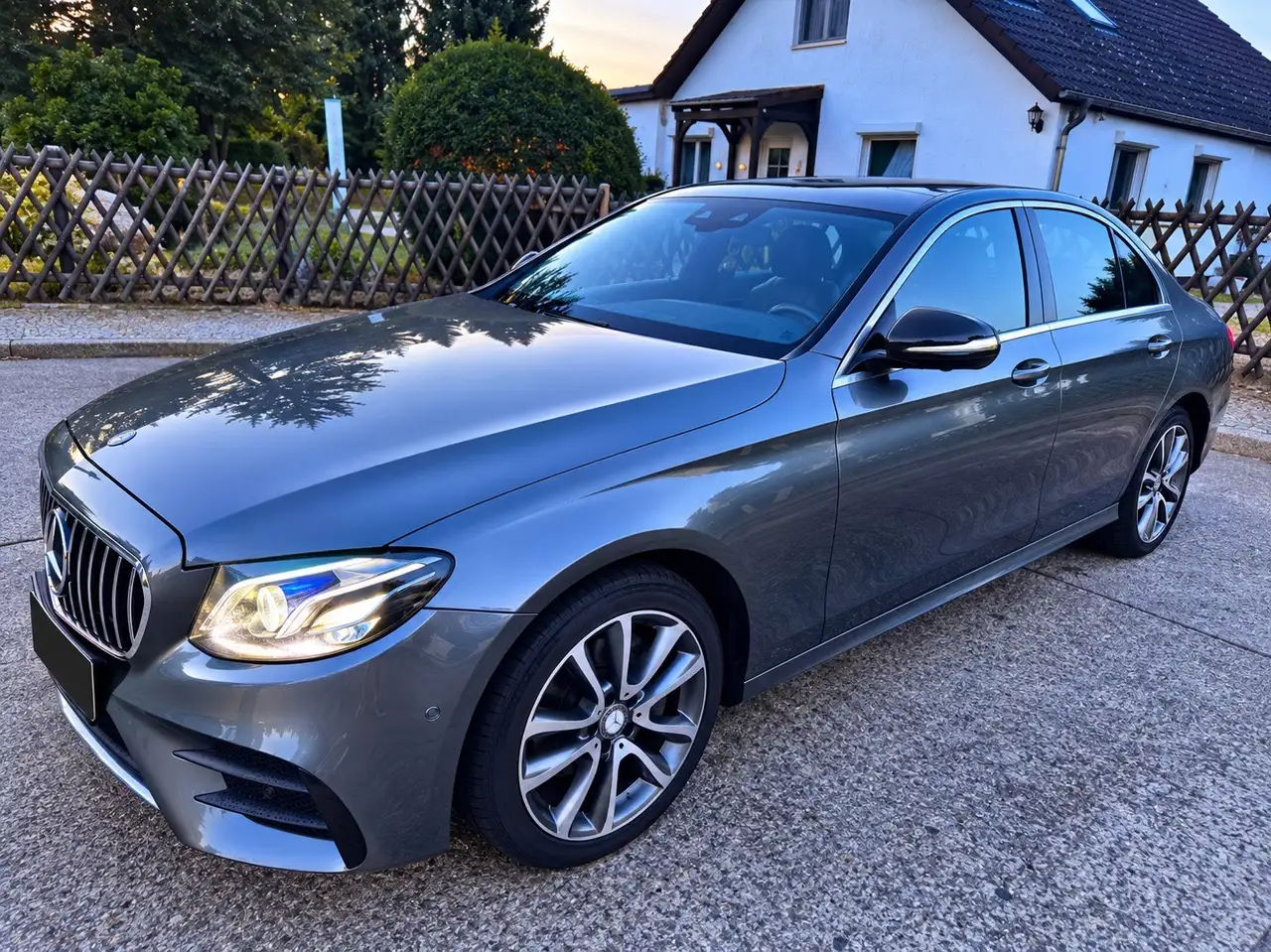 Mercedes-Benz E 220