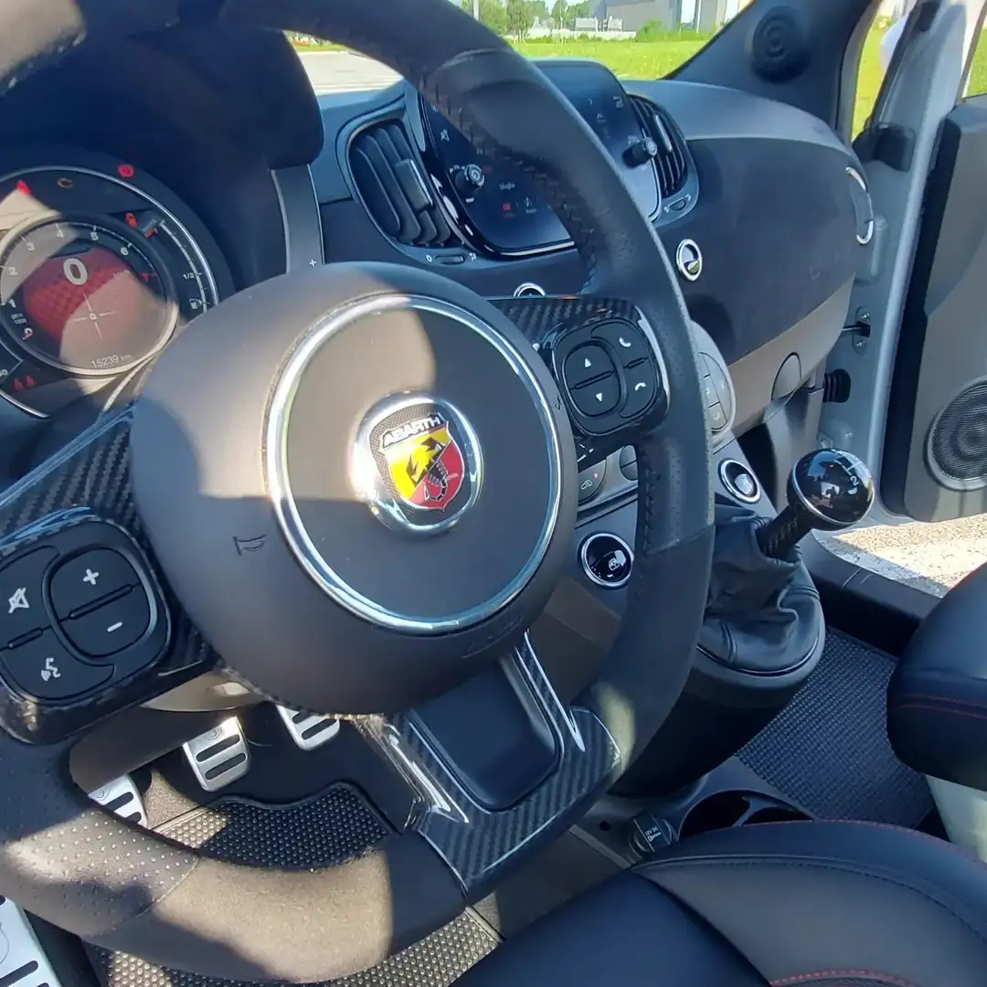Abarth 695 1.4 t-jet esseesse 180cv - 1