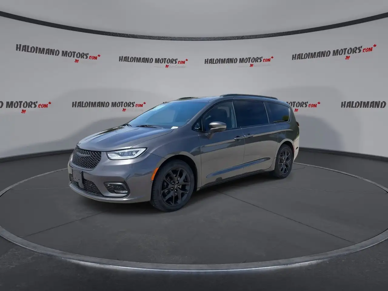Chrysler Pacifica photo Chrysler Pacifica