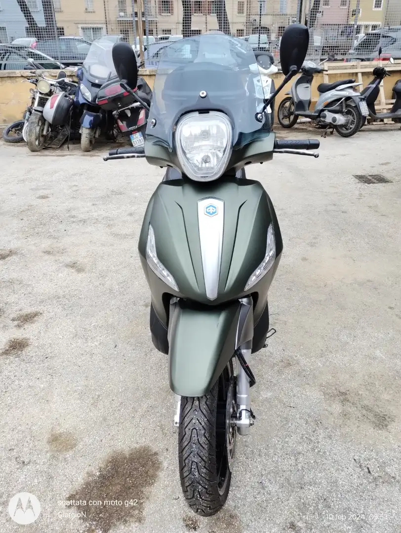 Piaggio Beverly 350 Sport Touring ABS - ASR Zelená - 1