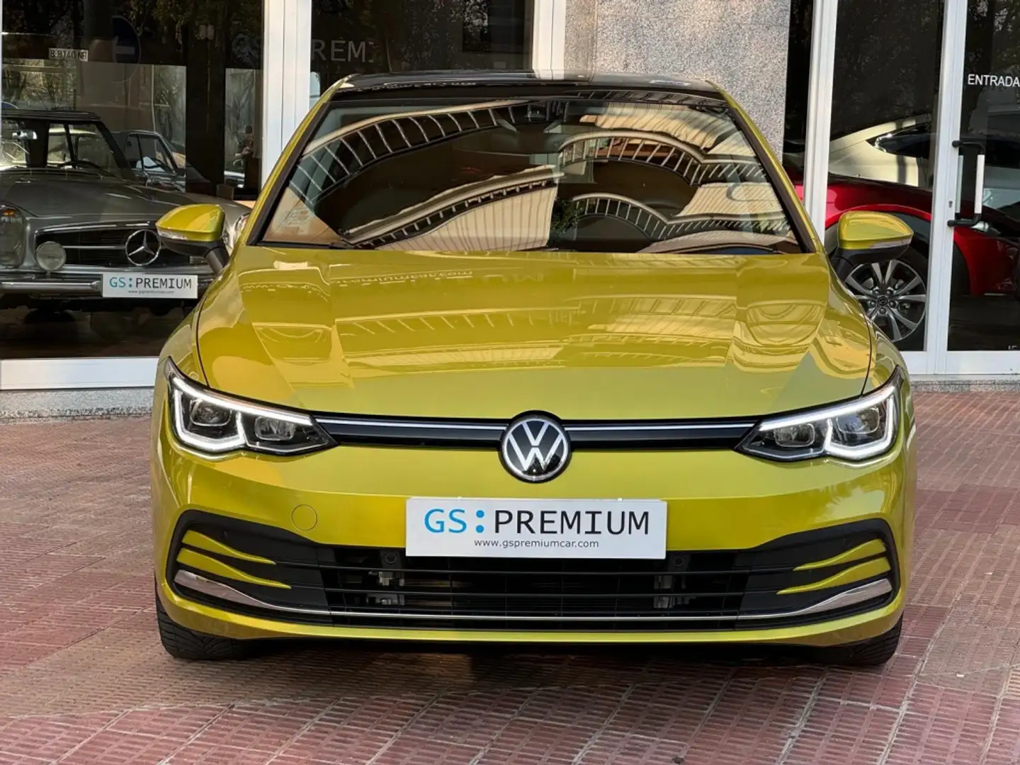 Volkswagen Golf 1.5 TSI Evo R-Line 110kW Geel - 2