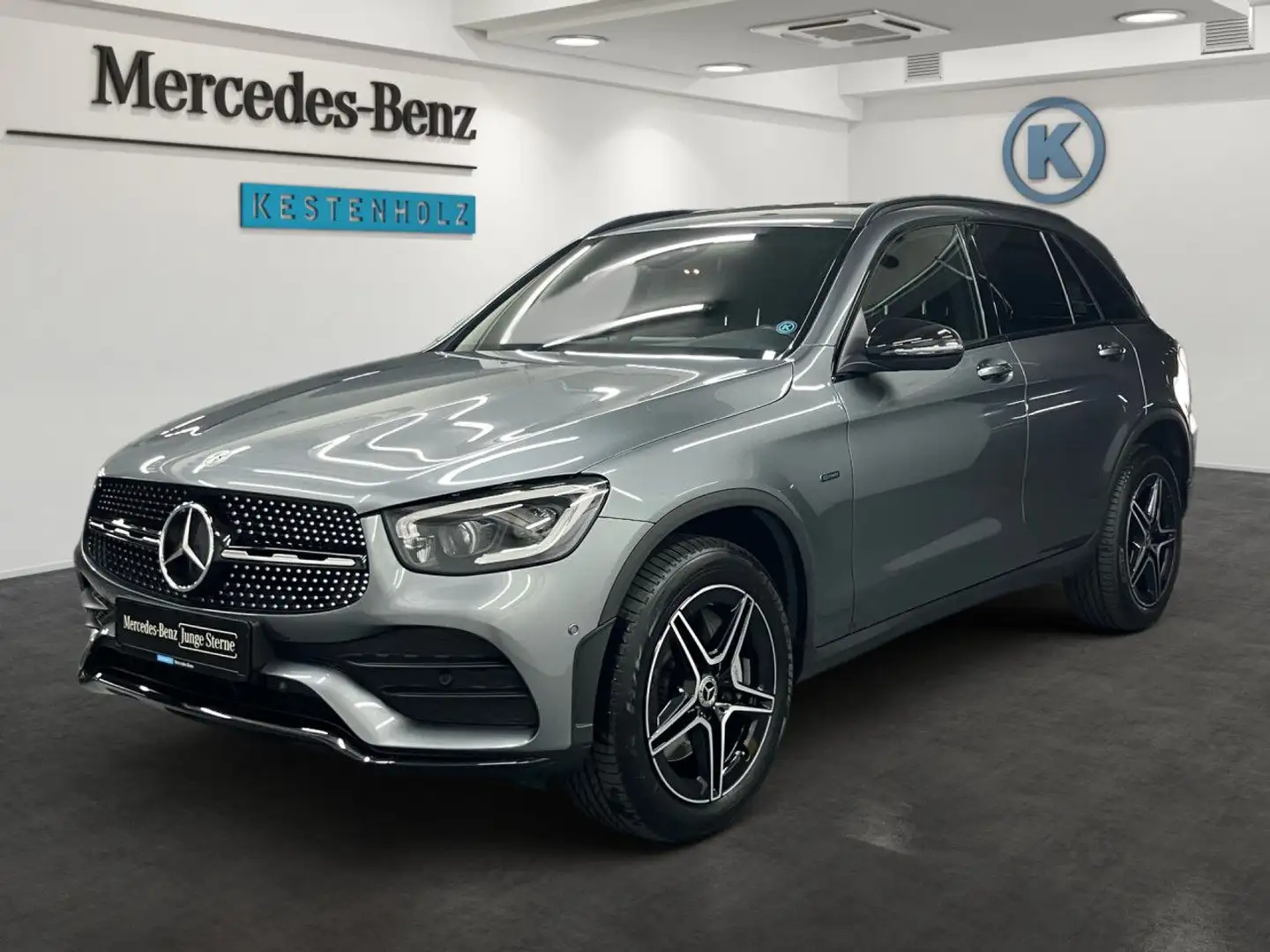 Mercedes-Benz GLC 300 e 4Matic AMG+NIGHT+MEMORY+MULTIBEAM+SHZ Grau - 2