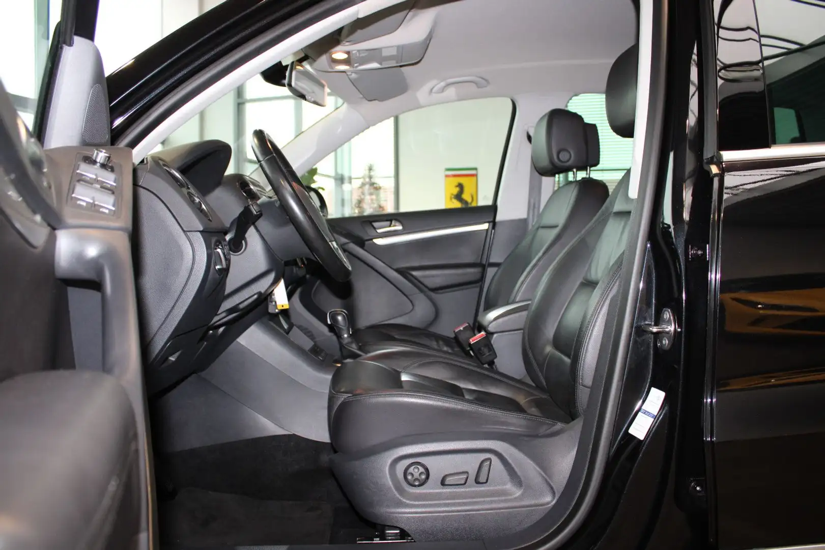 Volkswagen Tiguan Sport & Style 4Motion 1.Hand nur.67000km! Schwarz - 2