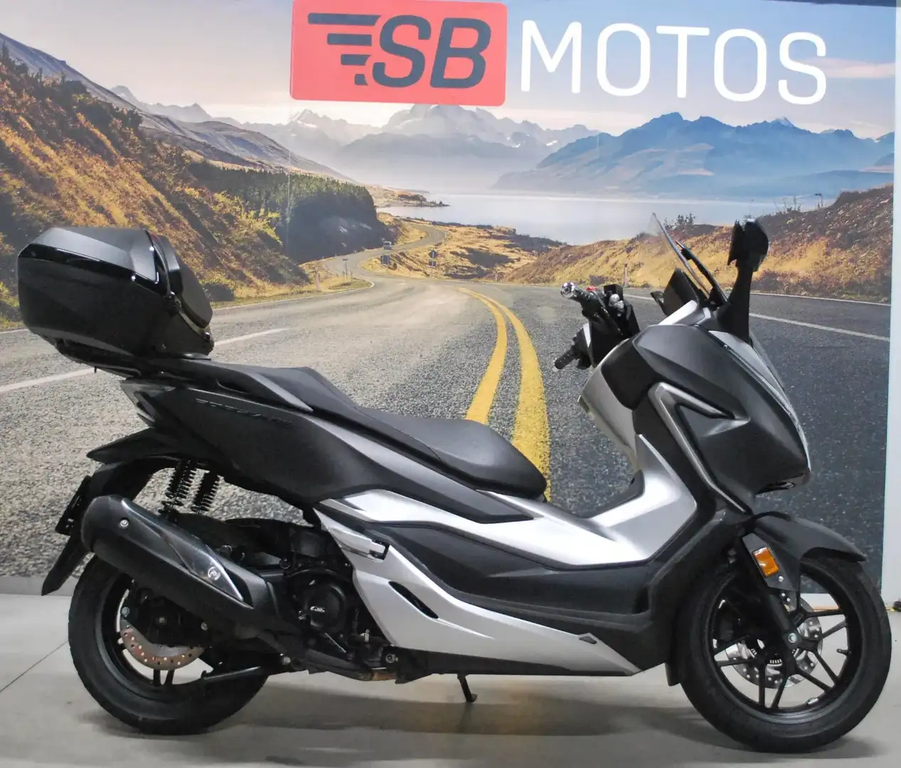 Honda Forza 300 NSS 300 - 1