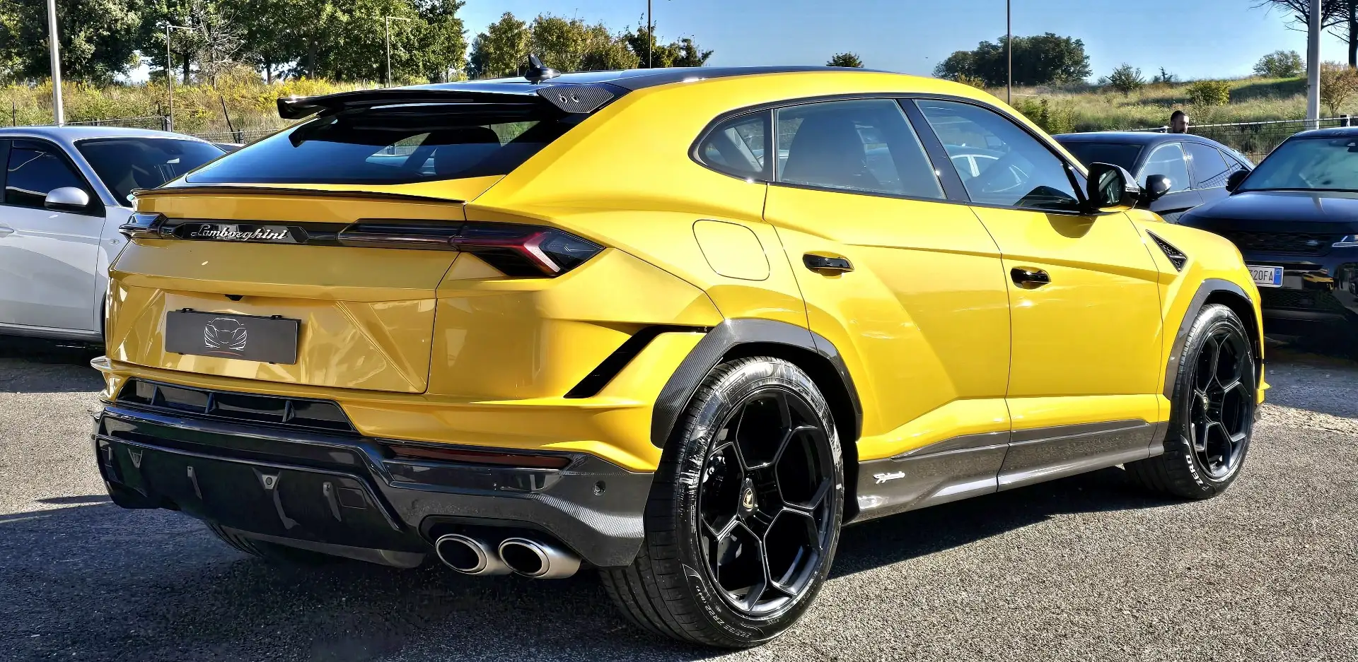 람보르기니 우루스 4.0 V8 2025 옐로 사진 3
