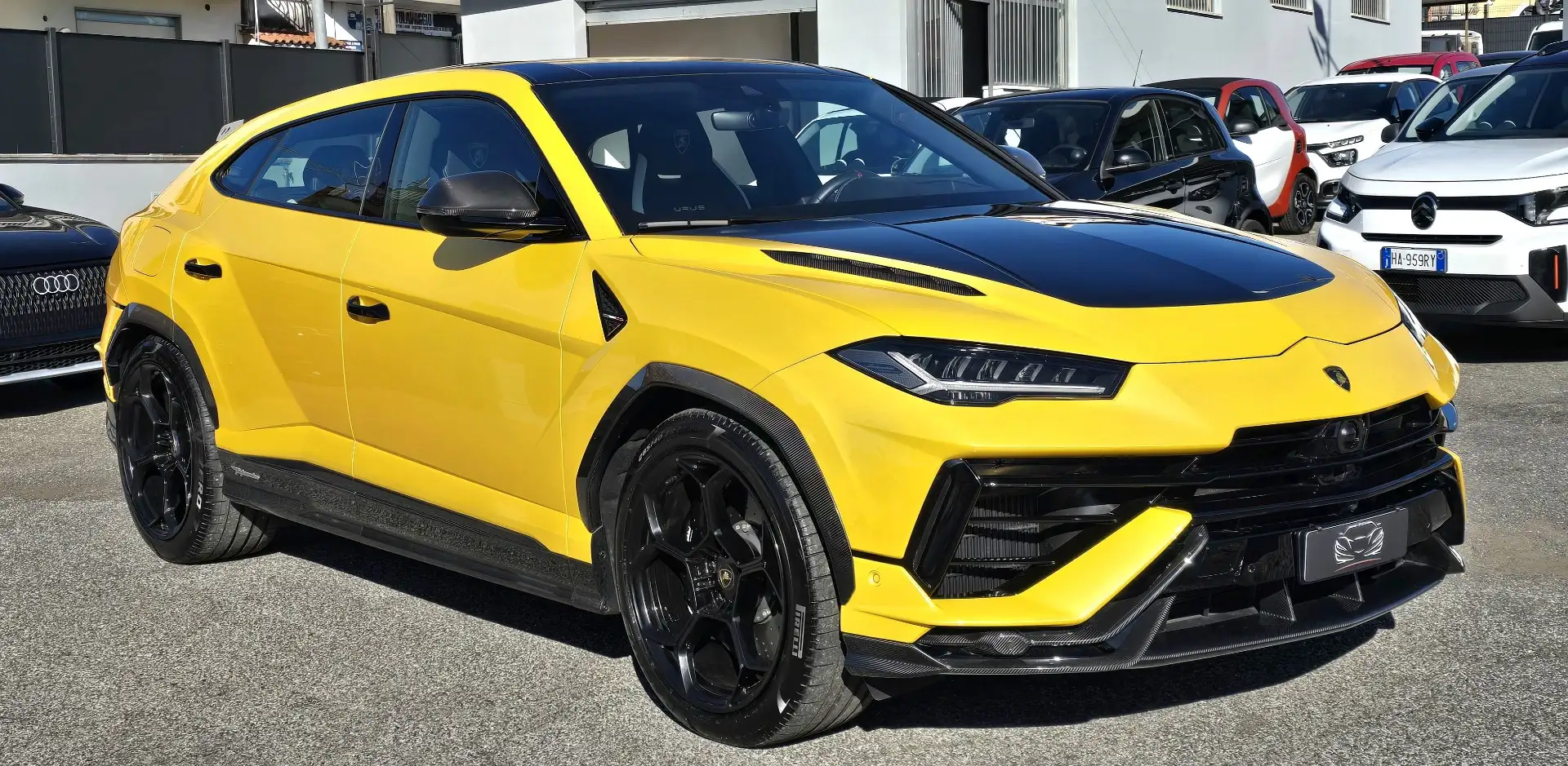 람보르기니 우루스 4.0 V8 2025 옐로 사진 2