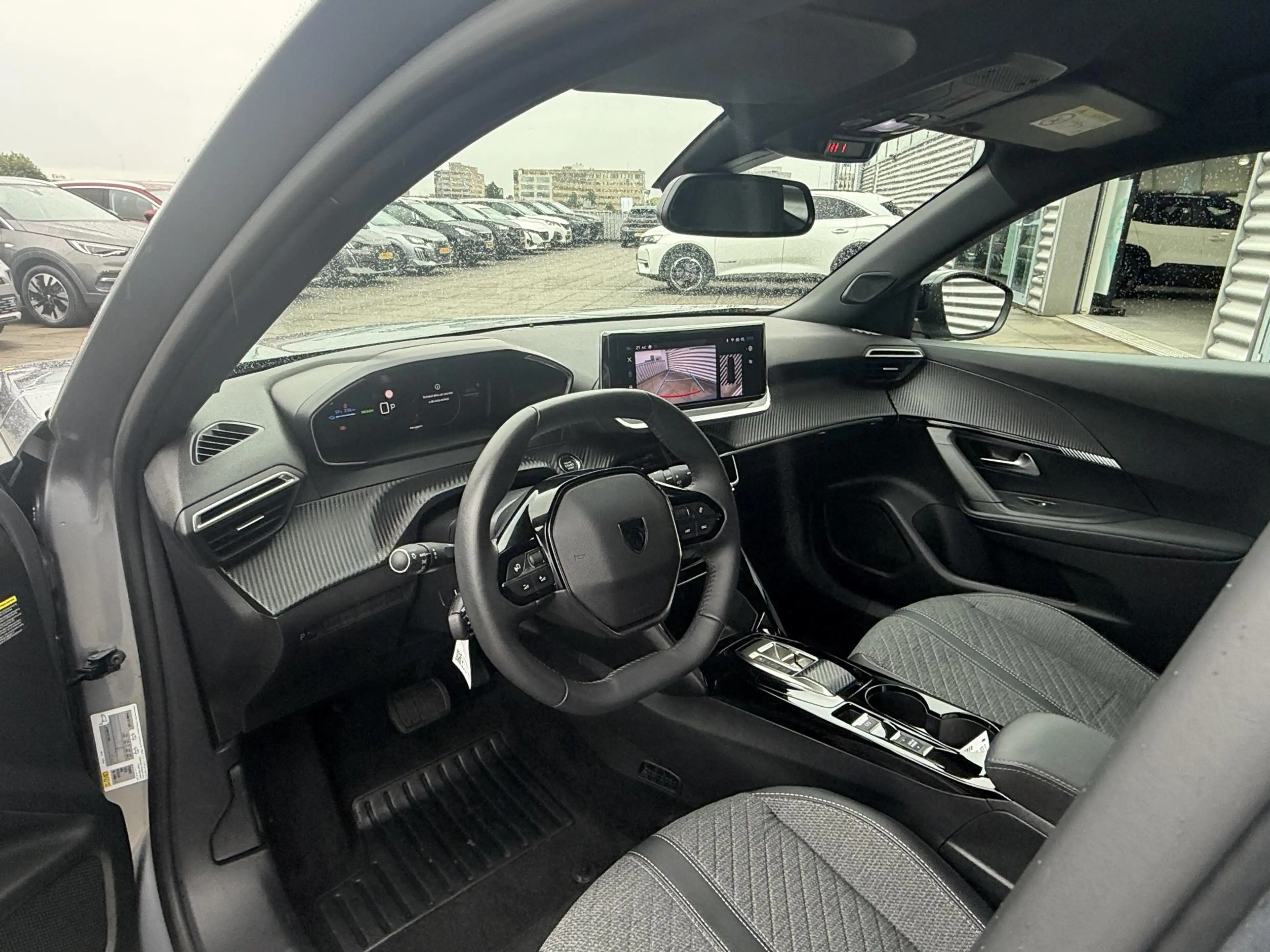 Peugeot e-2008 EV Allure 54 kWh Navigatie | Camera | Stoelverwarm — photo 6