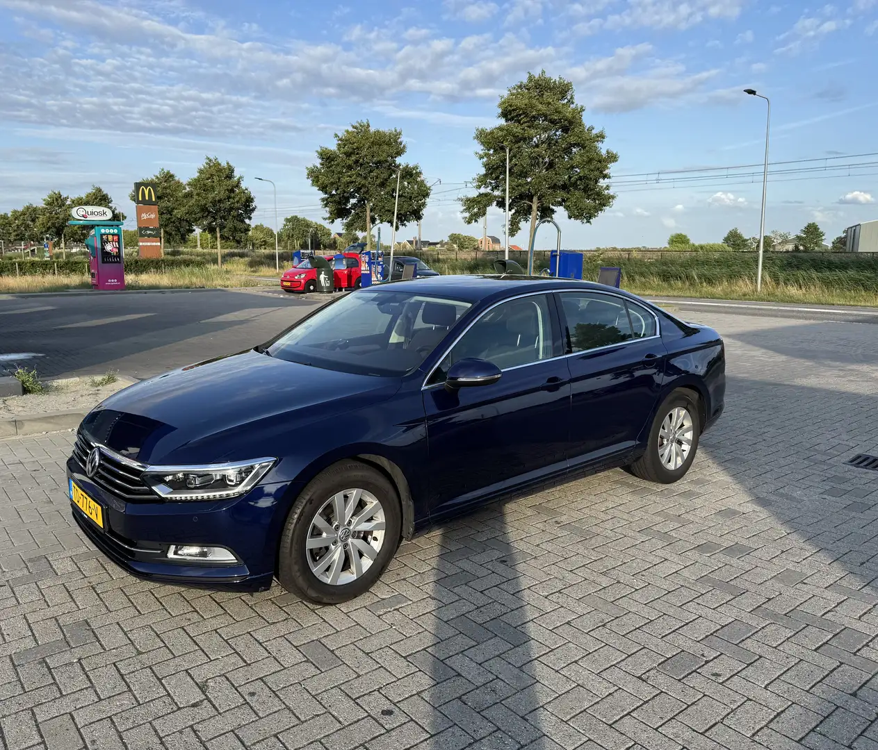 Volkswagen Passat 1.4 TSI CL Bns Blauw - 1