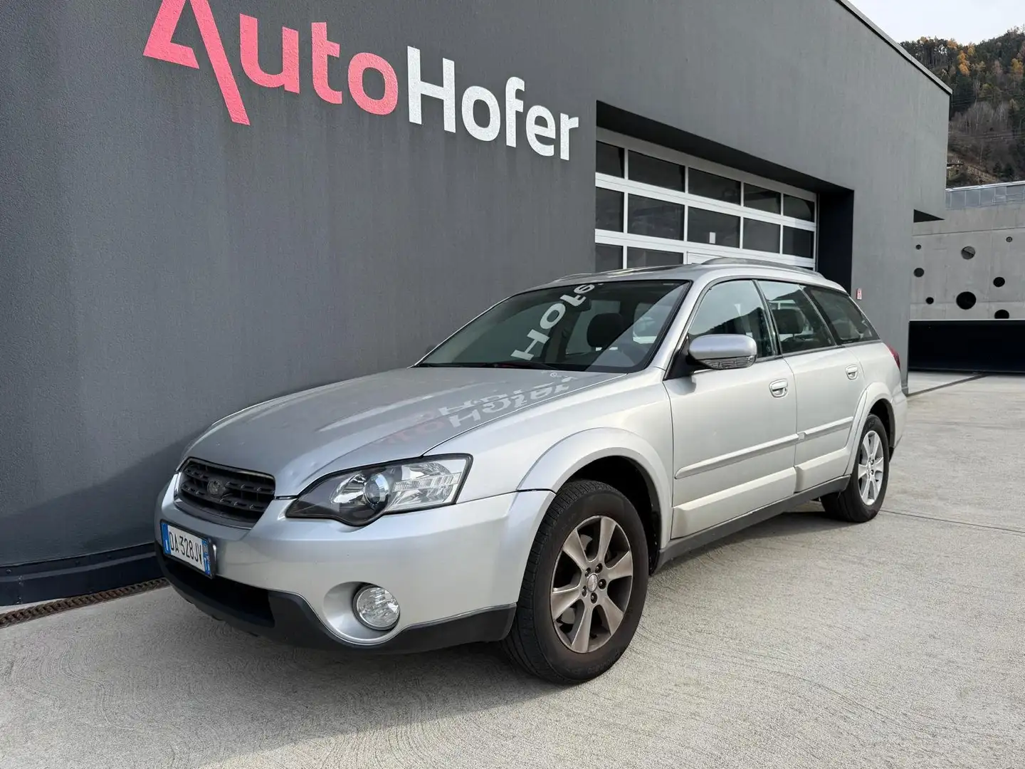 Subaru Legacy Legacy Touring Wagon 2,0 AWD Aut. Gris - 1