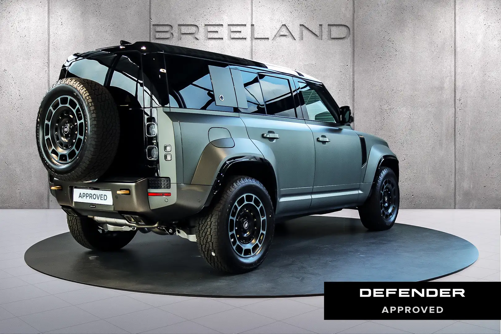 Land Rover Defender 4.4 P635 110 Octa Edition One Grün - 2