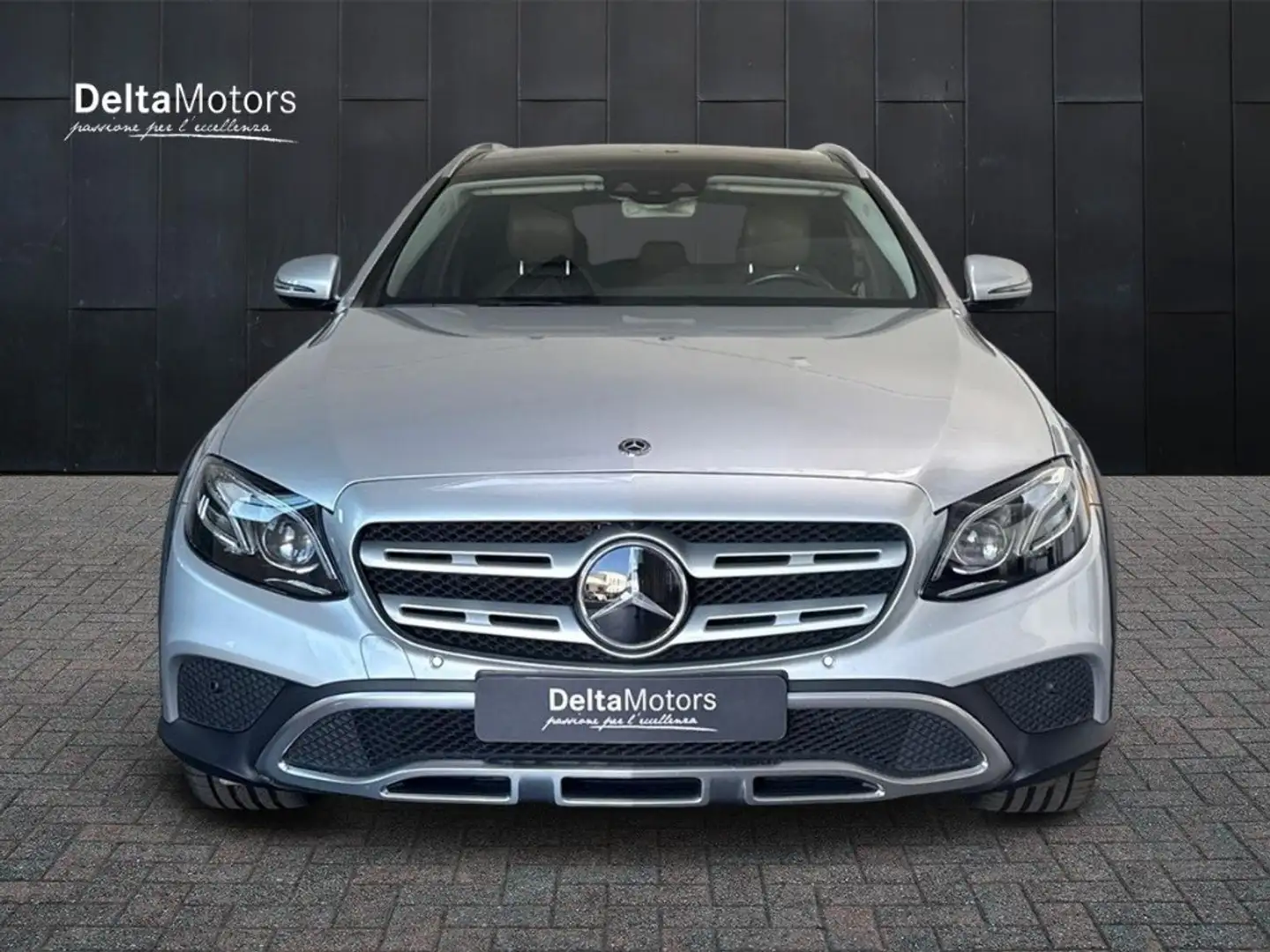 Mercedes-Benz E 220 - E SW All-Terrain 220 d Prem Silber - 2
