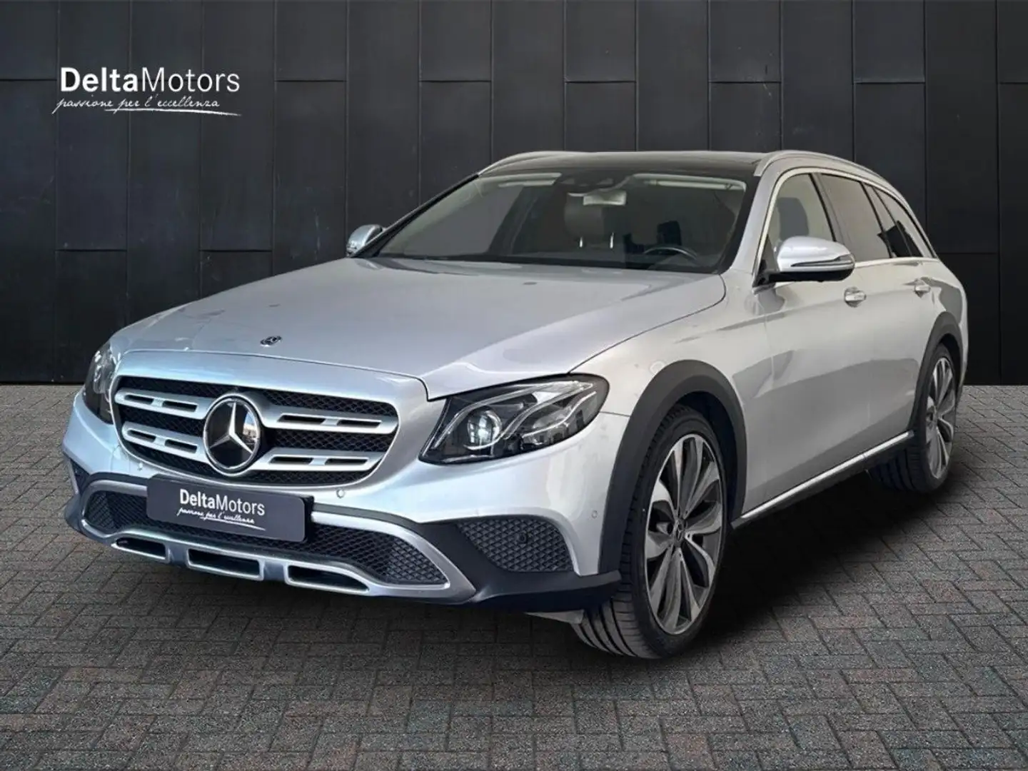 Mercedes-Benz E 220 - E SW All-Terrain 220 d Prem Silber - 1
