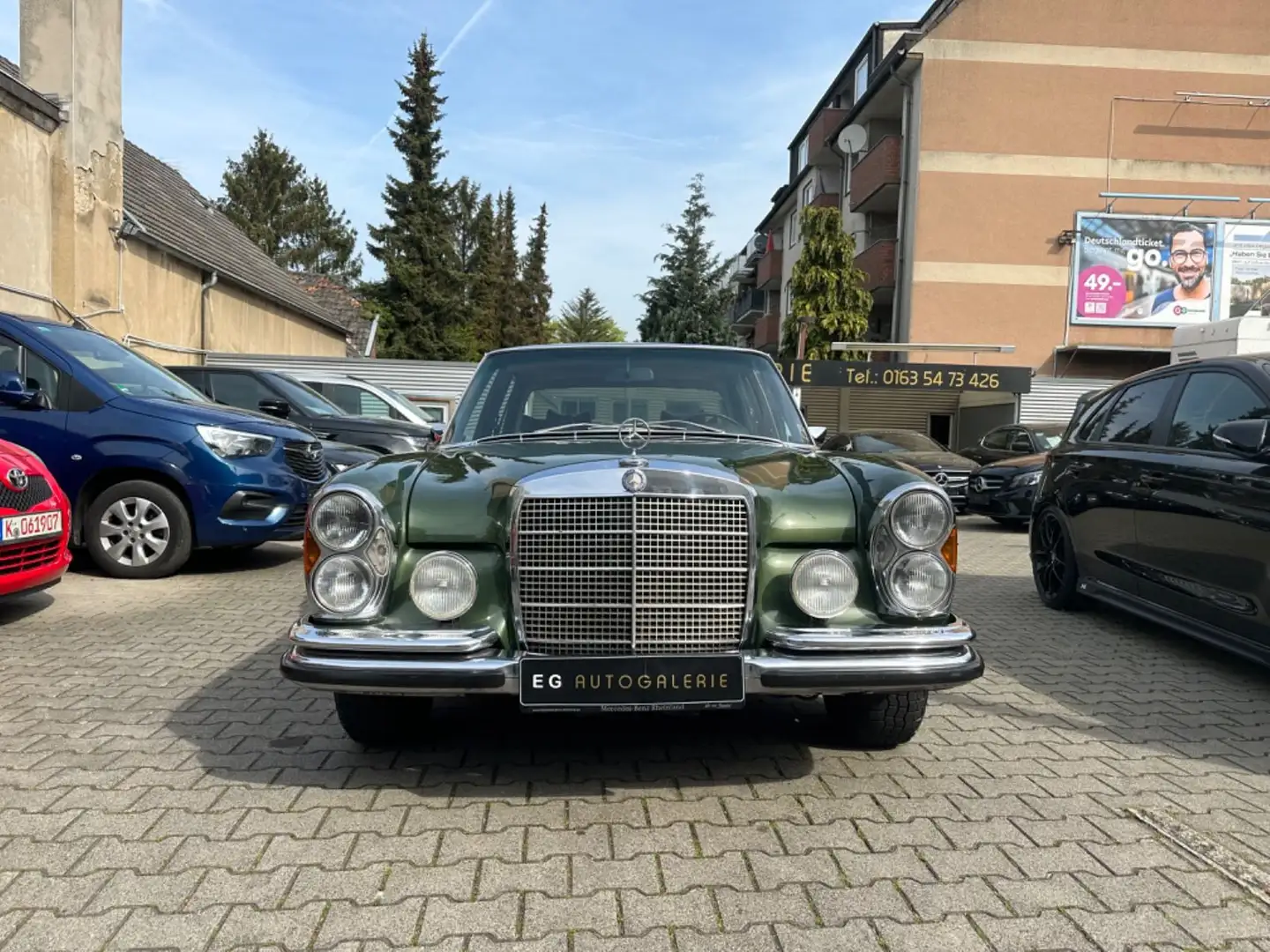 Mercedes-Benz 300 SEL 6.3 V8 Зелений - 2