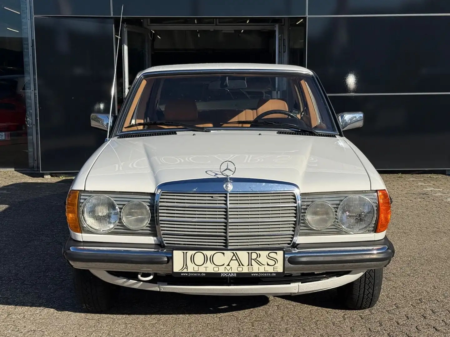 Mercedes-Benz 240 D Weiß - 2