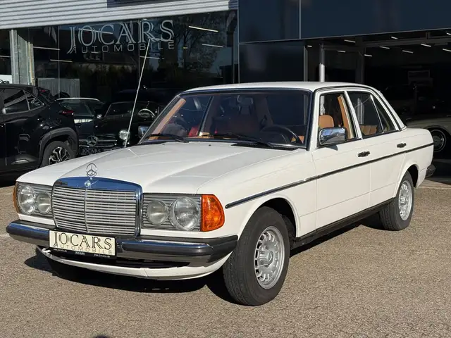 Mercedes-Benz 240