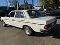Mercedes-Benz 240 D Weiß - thumbnail 5
