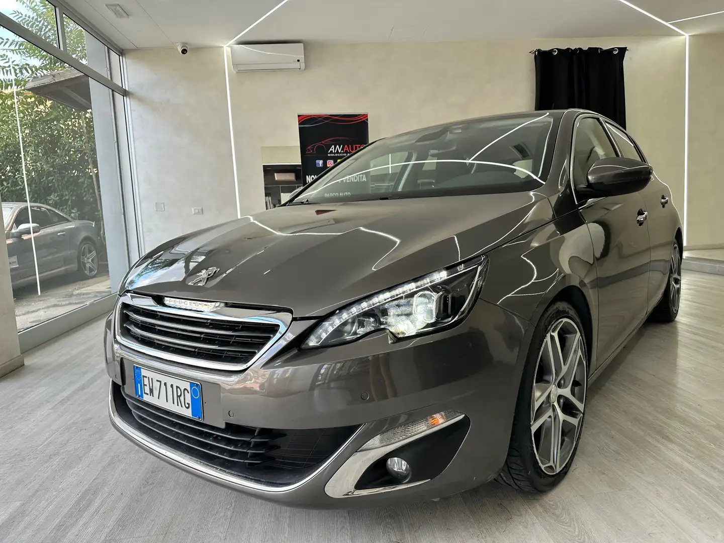 Peugeot 308 308 II 2013 5p 1.6 e-hdi 8v Allure s Bronzo - 1