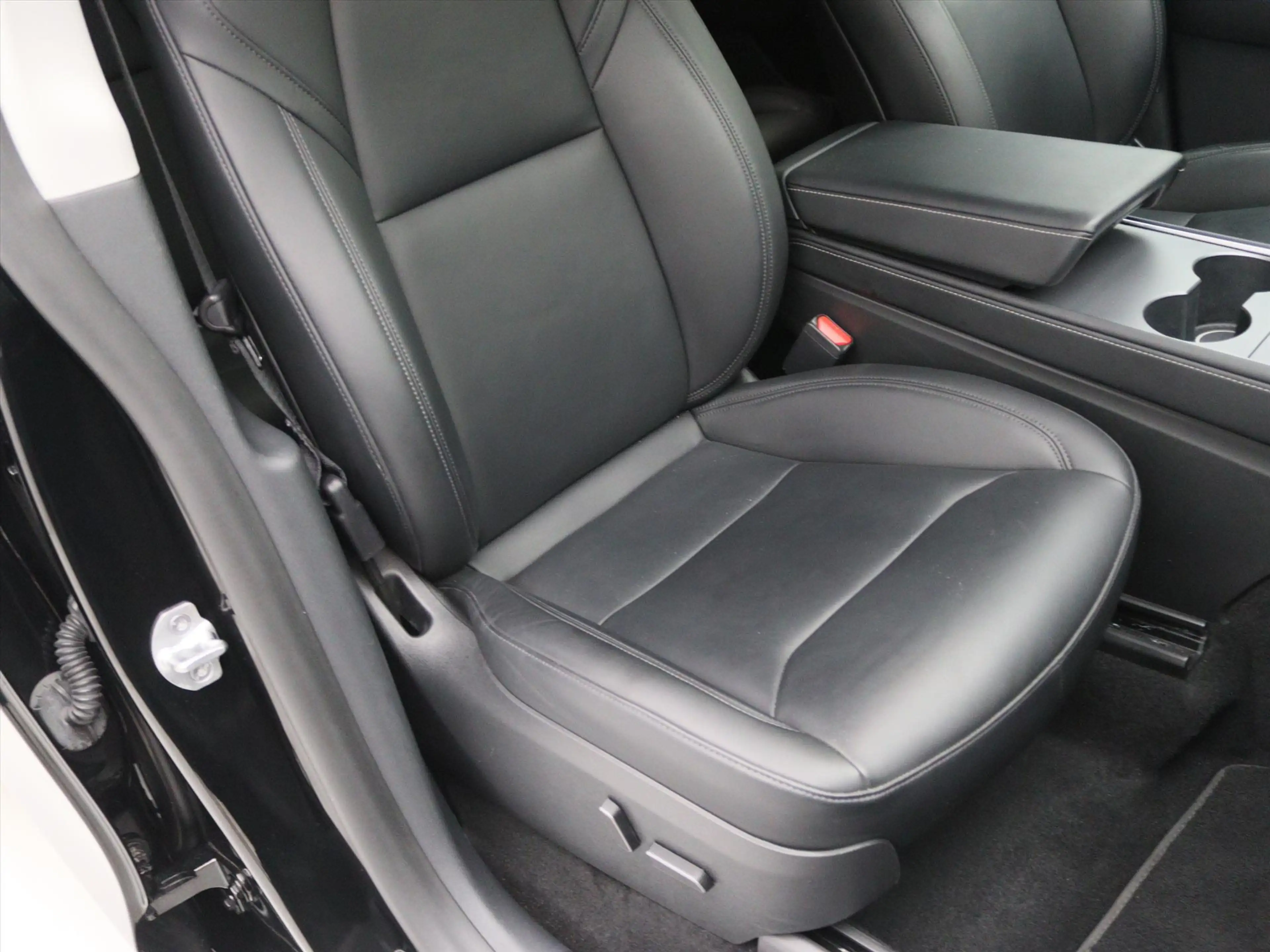 Tesla Model Y Standard RWD Plus 351pk 93,4% SoH [ TREKHAAK+RYZEN — photo 16