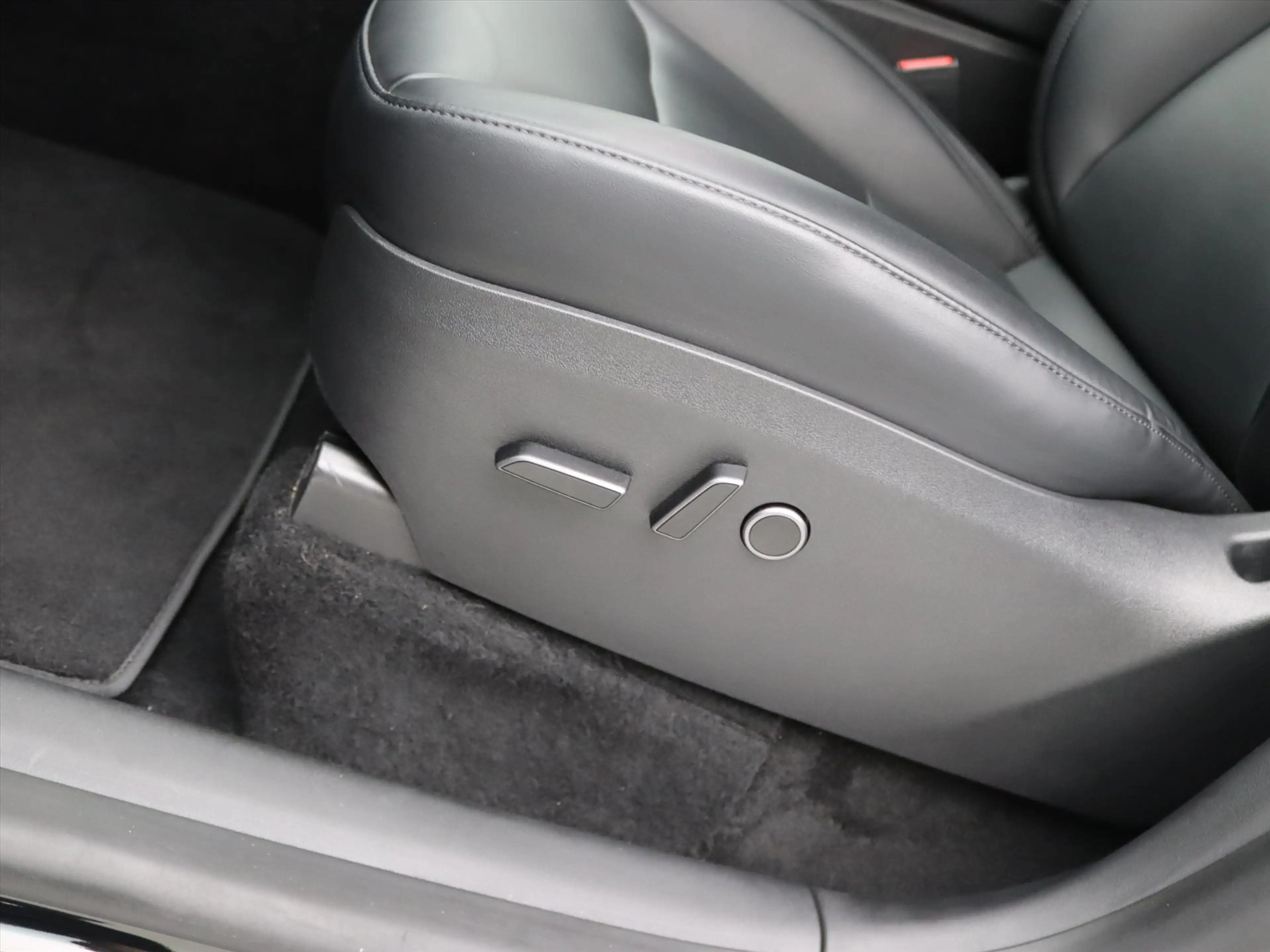 Tesla Model Y Standard RWD Plus 351pk 93,4% SoH [ TREKHAAK+RYZEN — photo 19