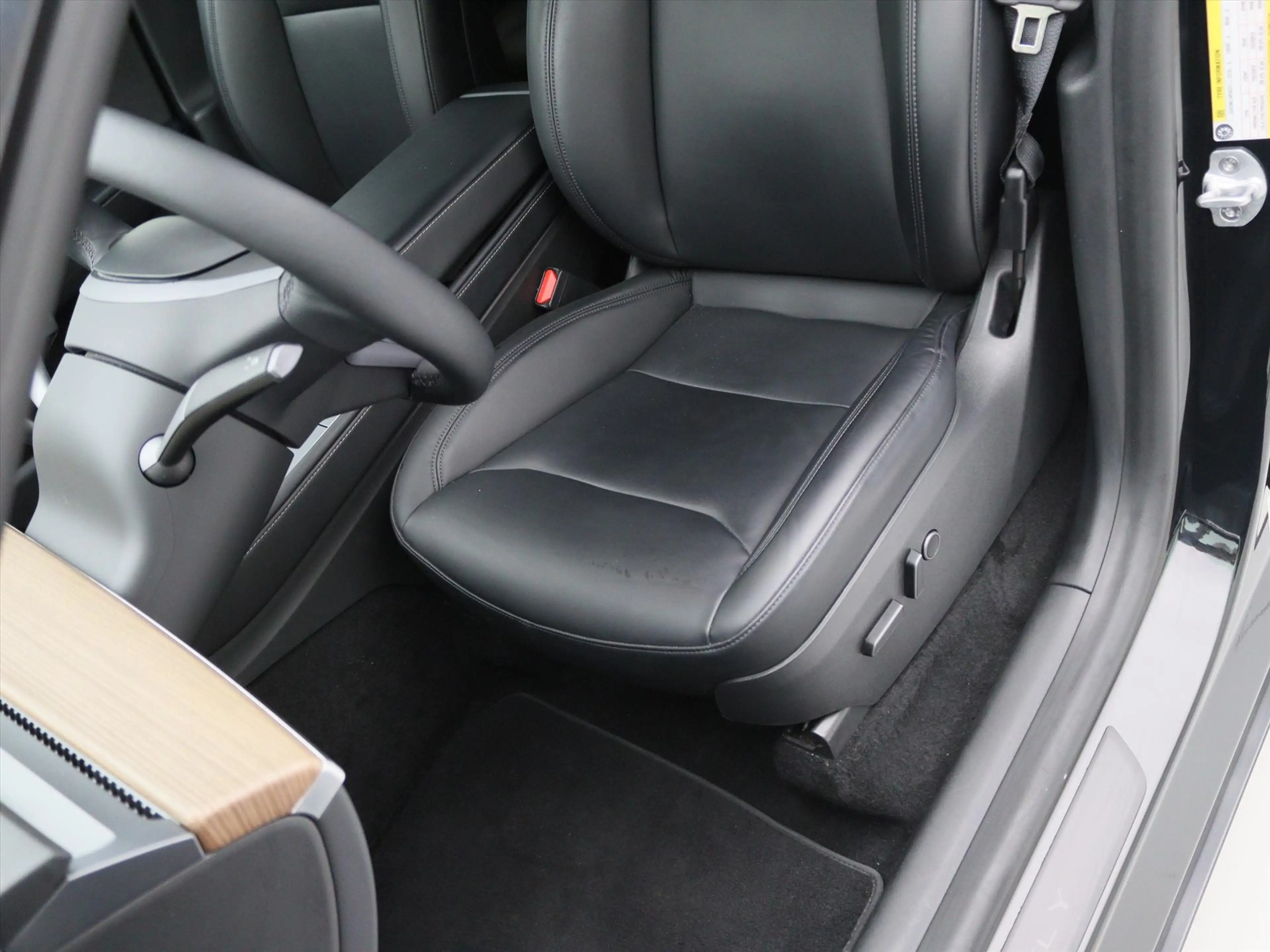 Tesla Model Y Standard RWD Plus 351pk 93,4% SoH [ TREKHAAK+RYZEN — photo 18