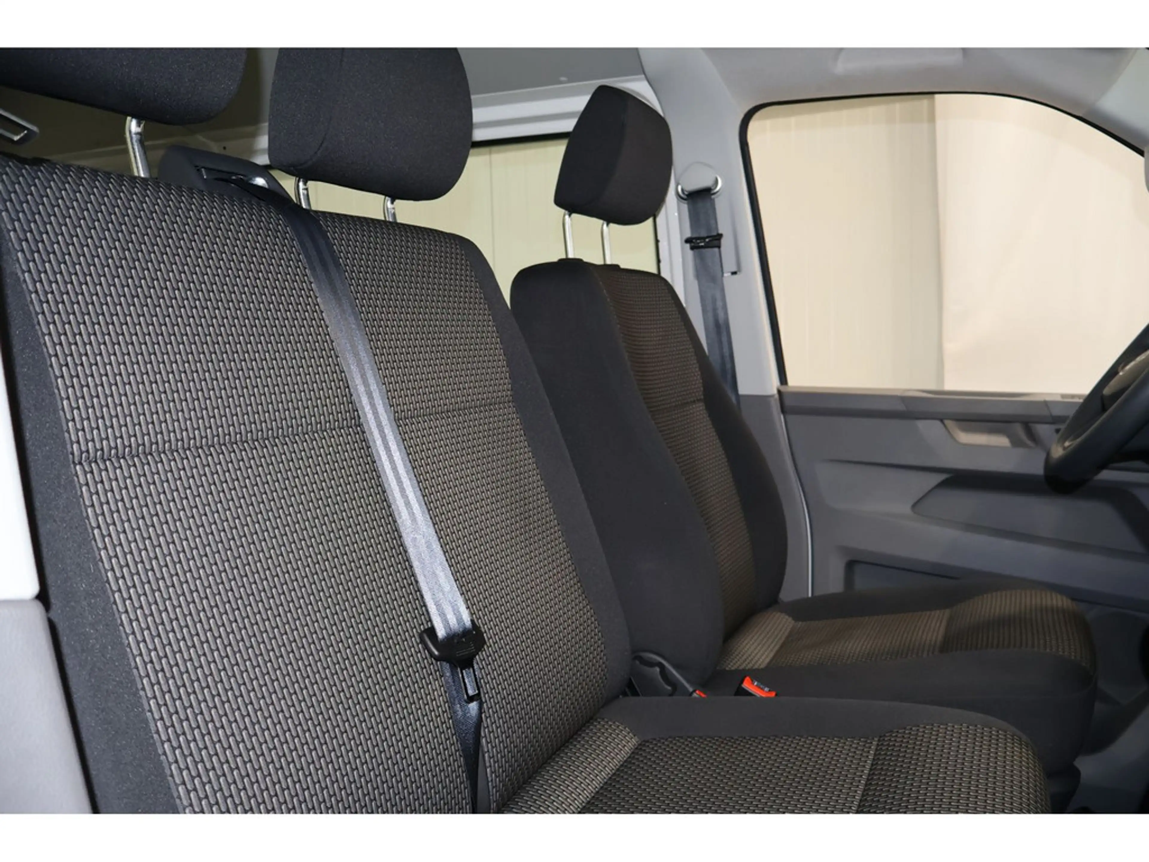 Volkswagen T6.1 Transporter Kombi 9Sitzer*PDC * — photo 8
