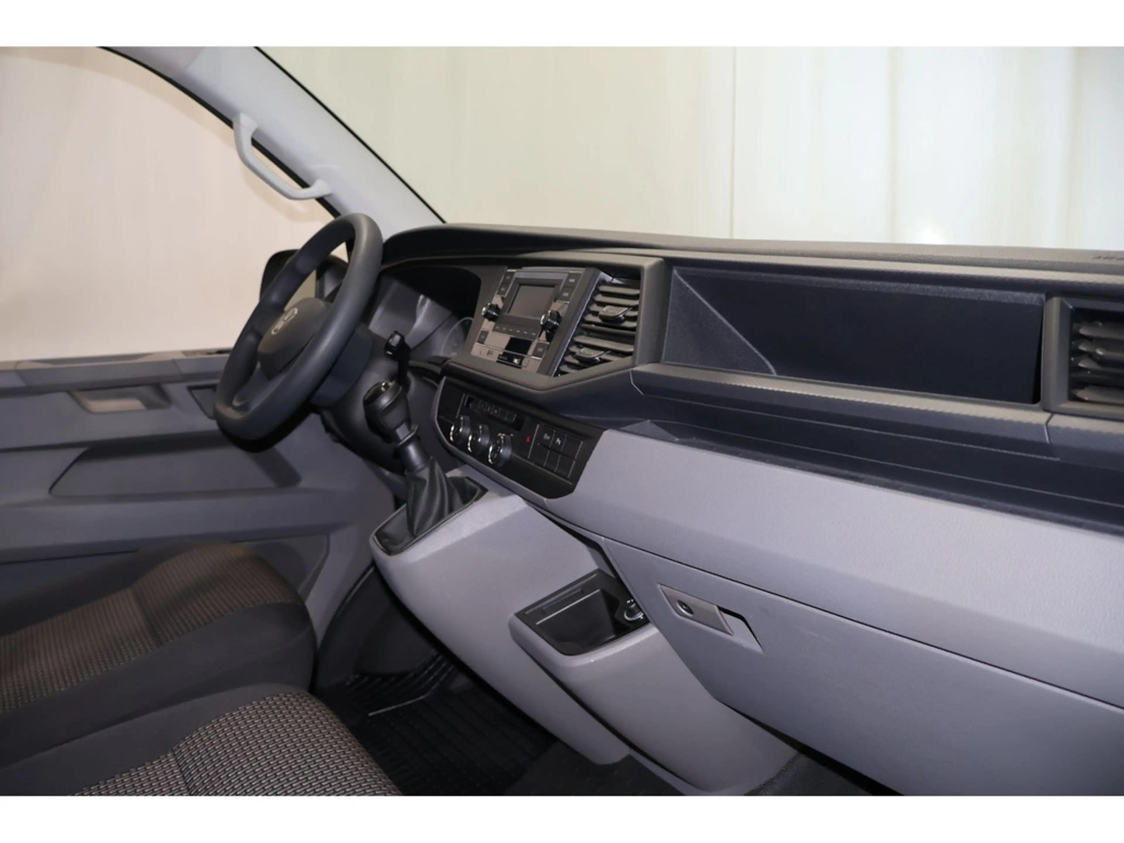 Volkswagen T6.1 Transporter Kombi 9Sitzer*PDC * — photo 9