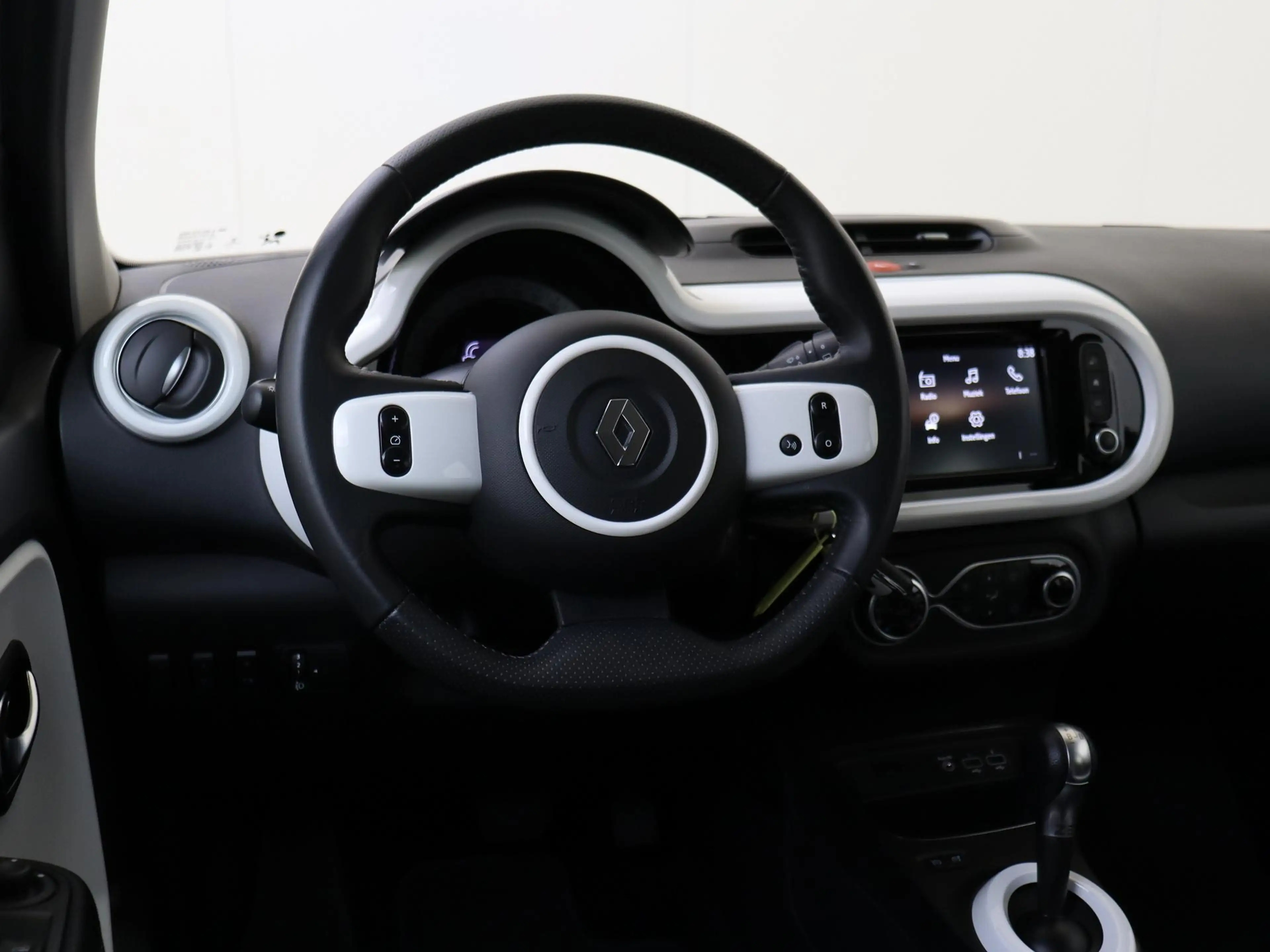 Renault Twingo Z.E. R80 Intens | achteropkomend verkeer waarschuw — photo 10