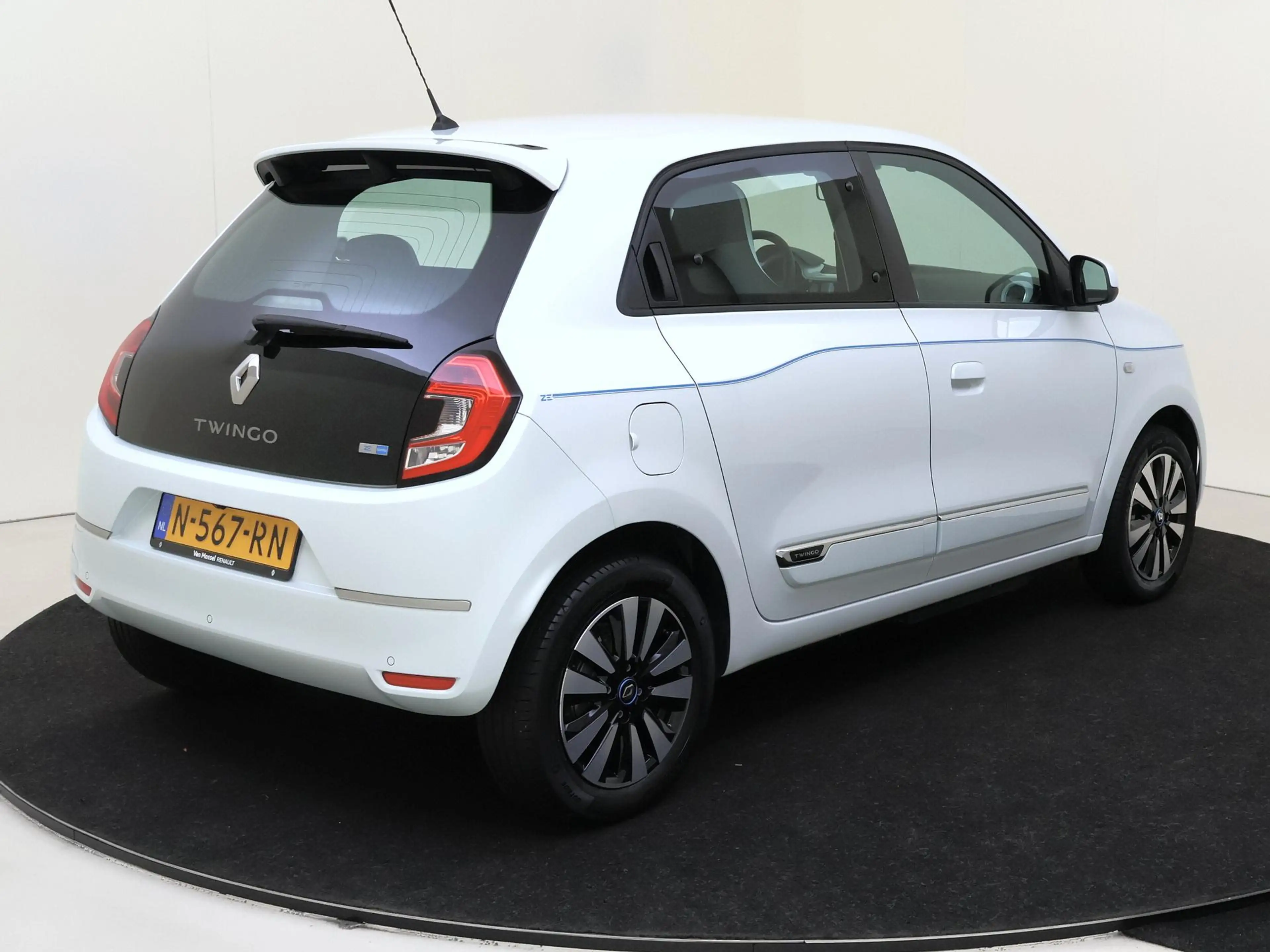 Renault Twingo Z.E. R80 Intens | achteropkomend verkeer waarschuw — photo 4
