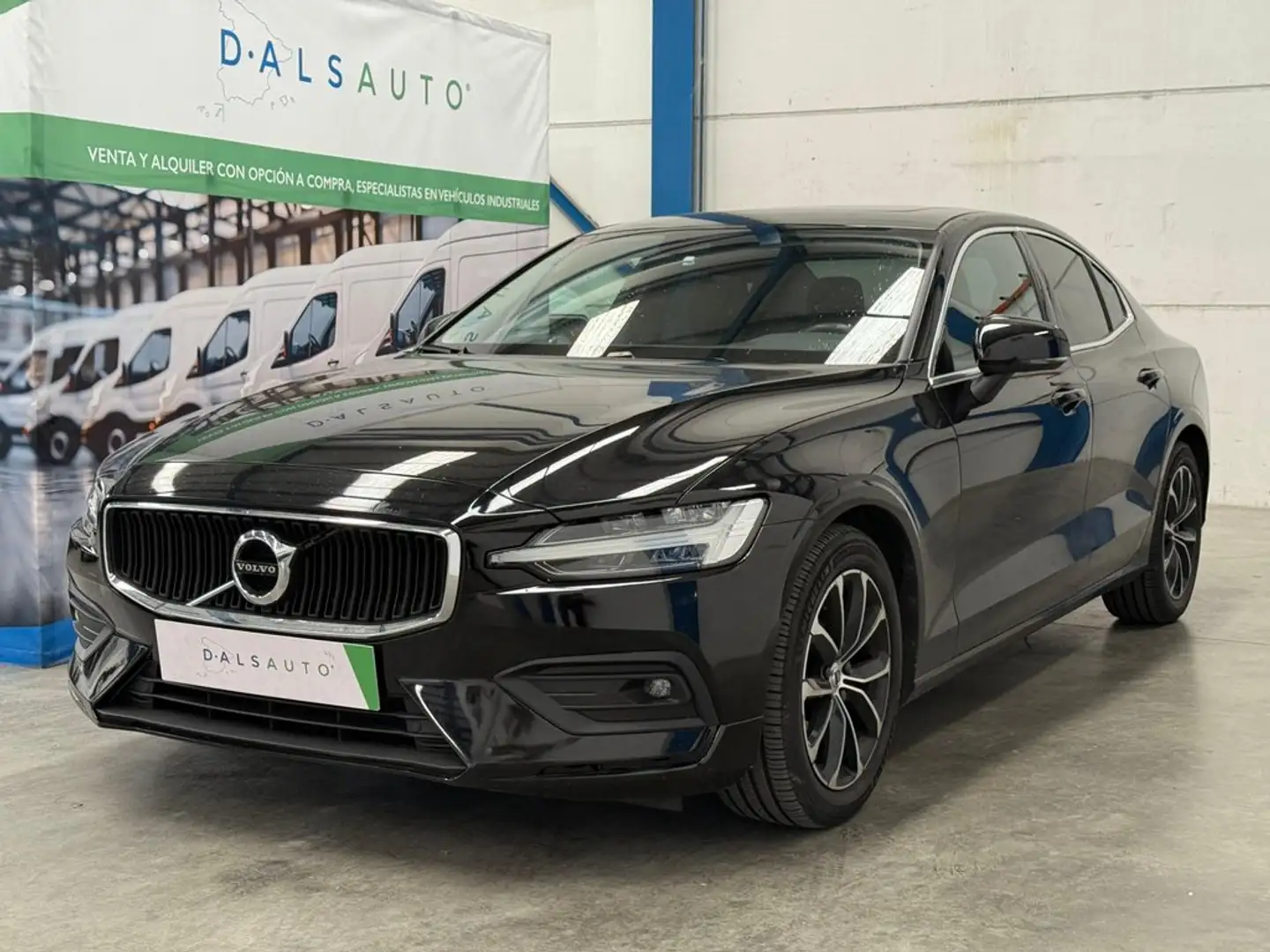 Volvo S60 B4(G) FWD Momentum Pro aut Negro - 1