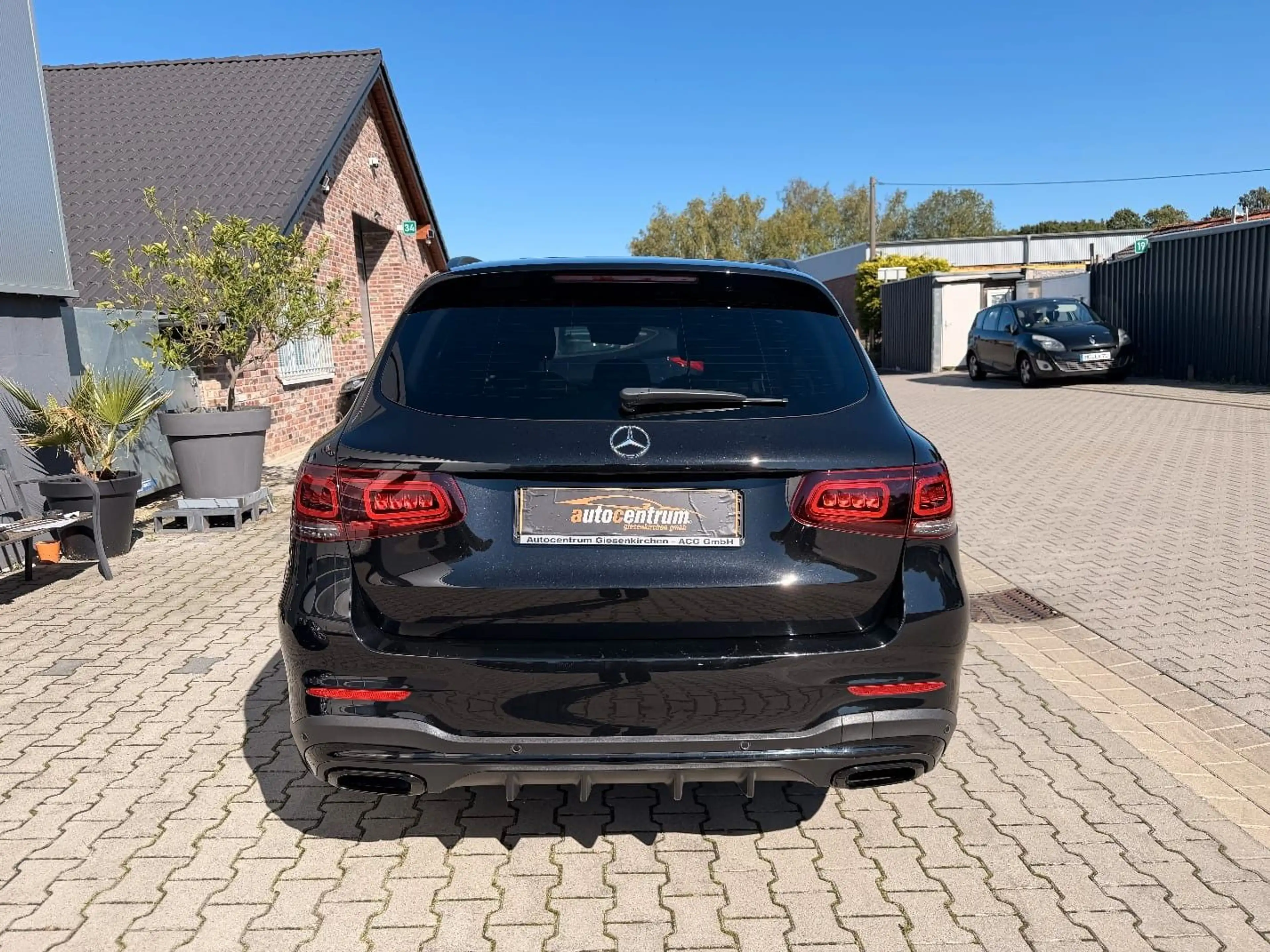 Mercedes-Benz GLC 300 d 9G 4M AMG Plus*Night*Pano*ACC+*Memo*20" — photo 6