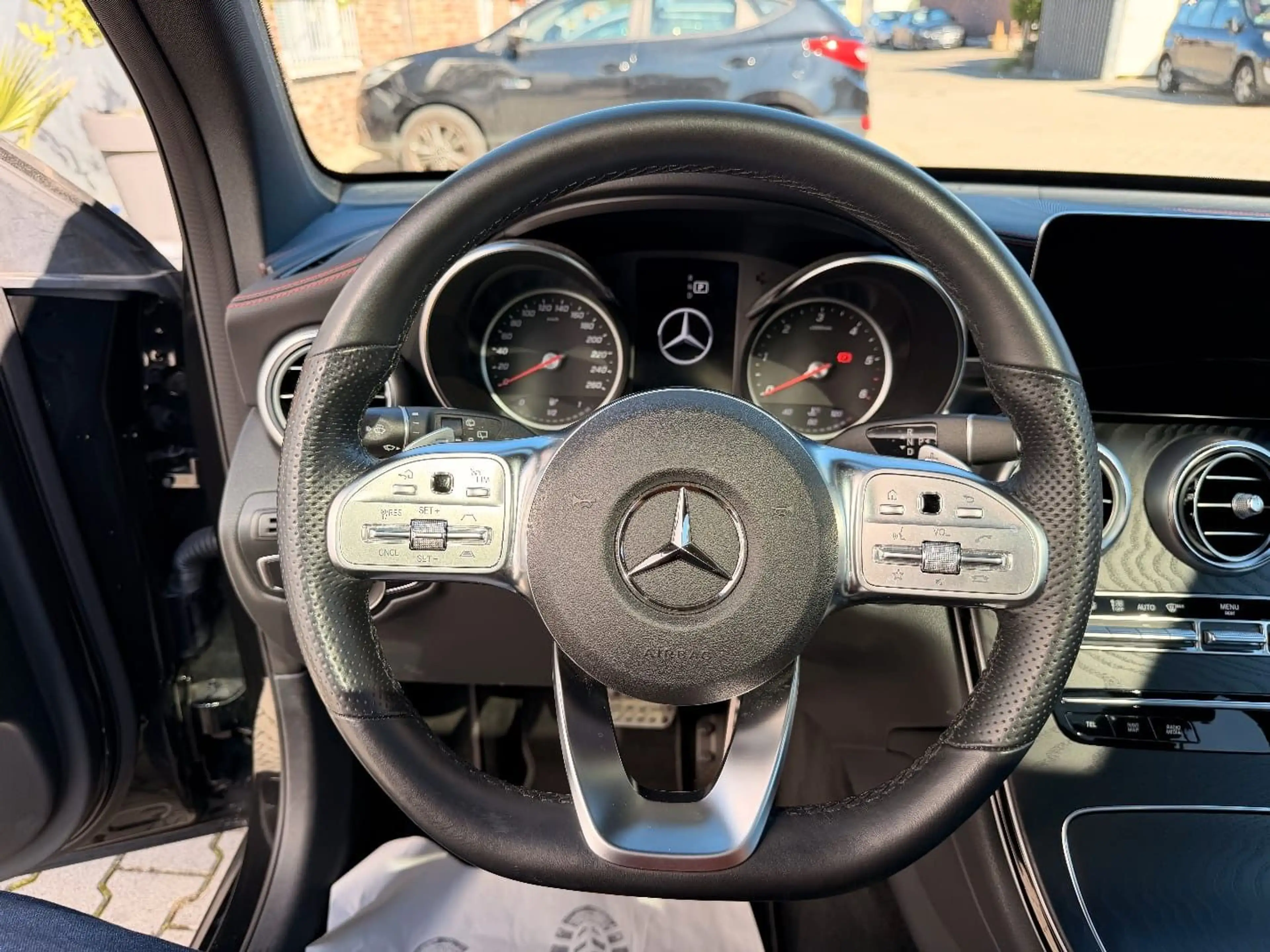 Mercedes-Benz GLC 300 d 9G 4M AMG Plus*Night*Pano*ACC+*Memo*20" — photo 15