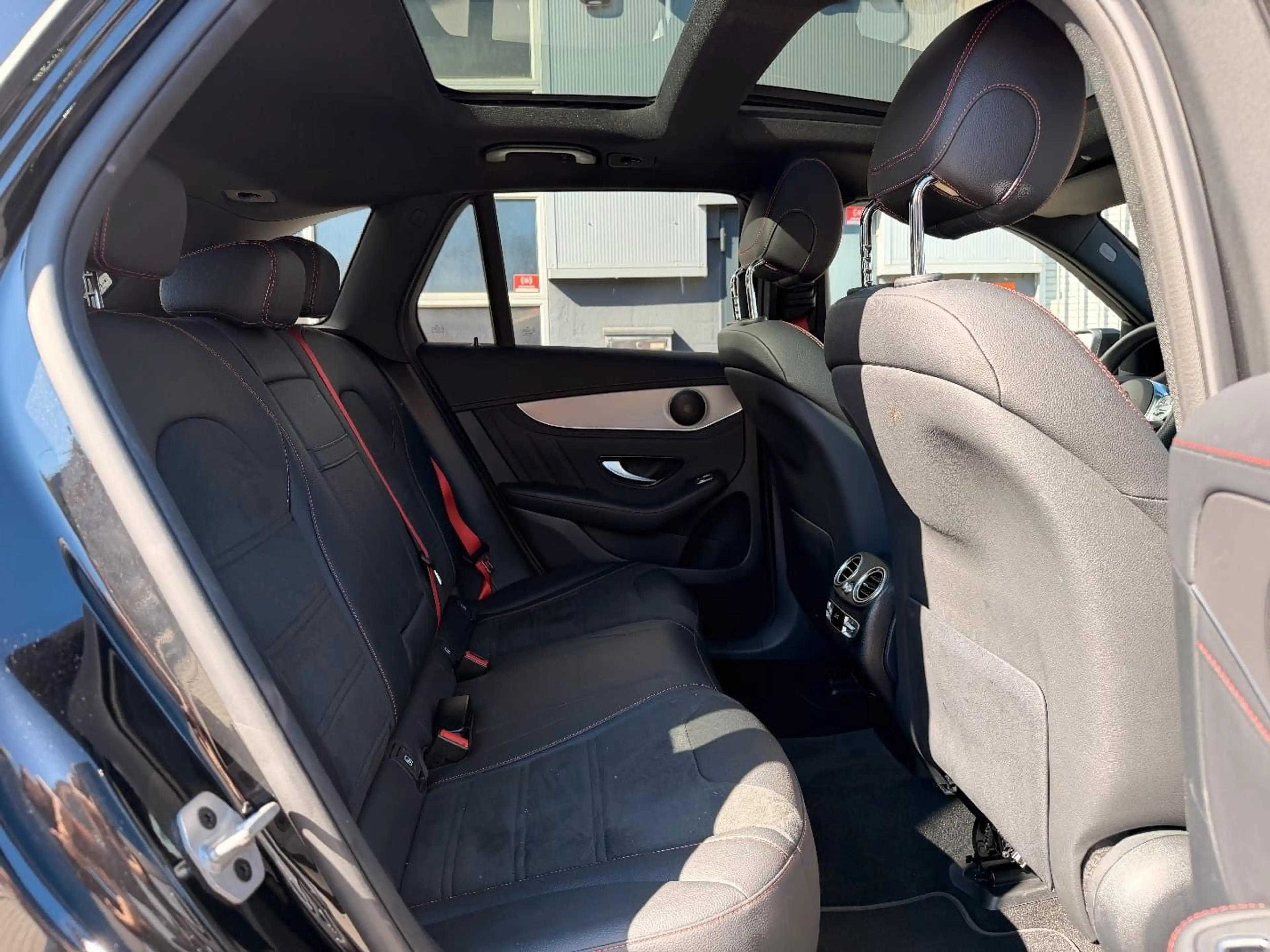 Mercedes-Benz GLC 300 d 9G 4M AMG Plus*Night*Pano*ACC+*Memo*20" — photo 10