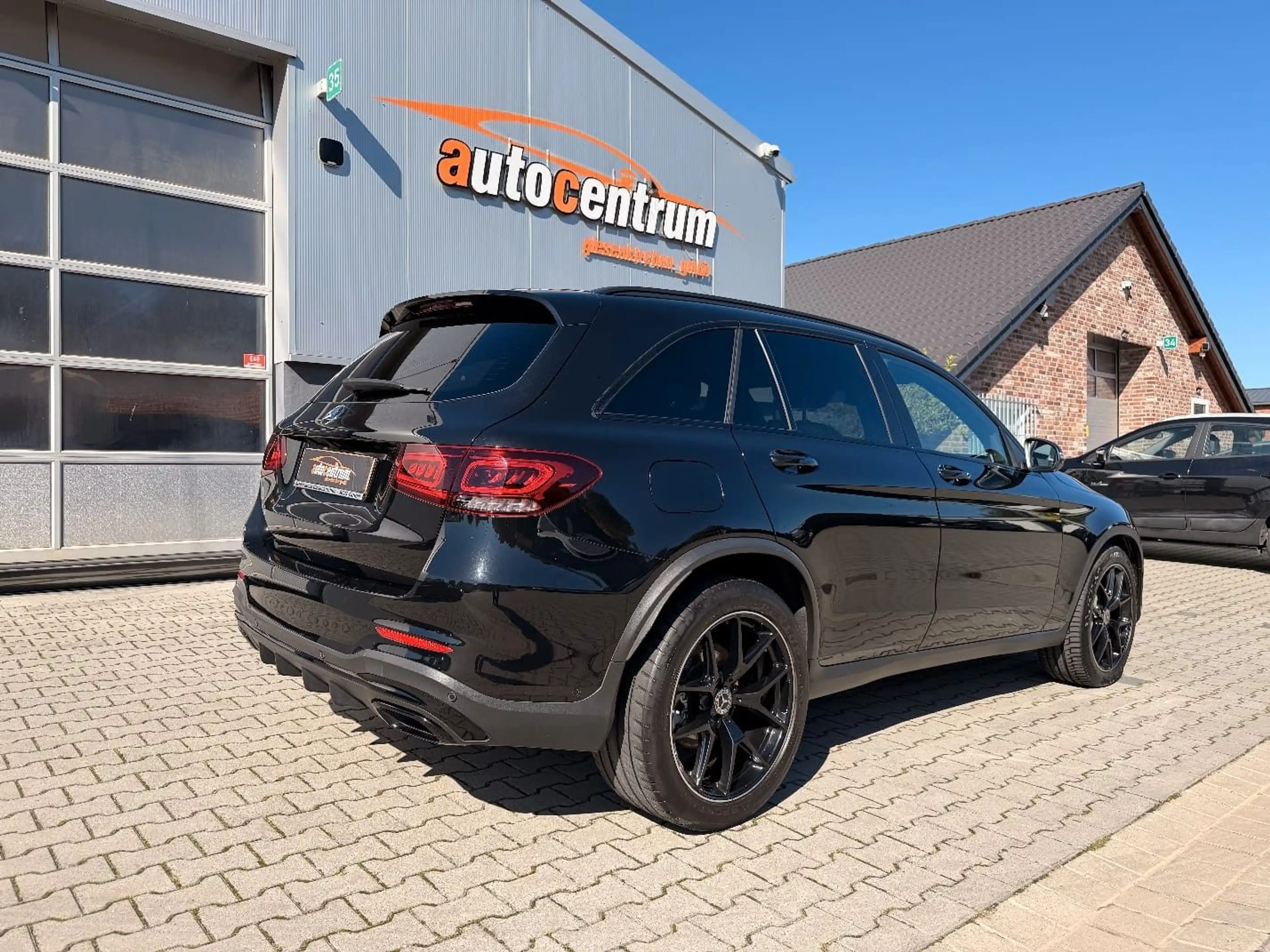 Mercedes-Benz GLC 300 d 9G 4M AMG Plus*Night*Pano*ACC+*Memo*20" — photo 4