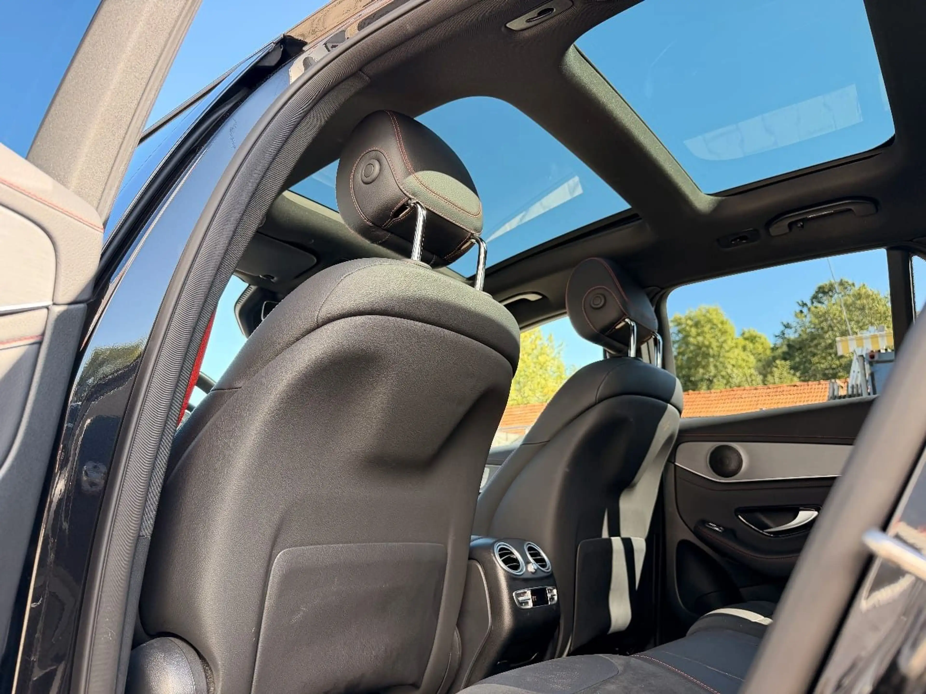 Mercedes-Benz GLC 300 d 9G 4M AMG Plus*Night*Pano*ACC+*Memo*20" — photo 12