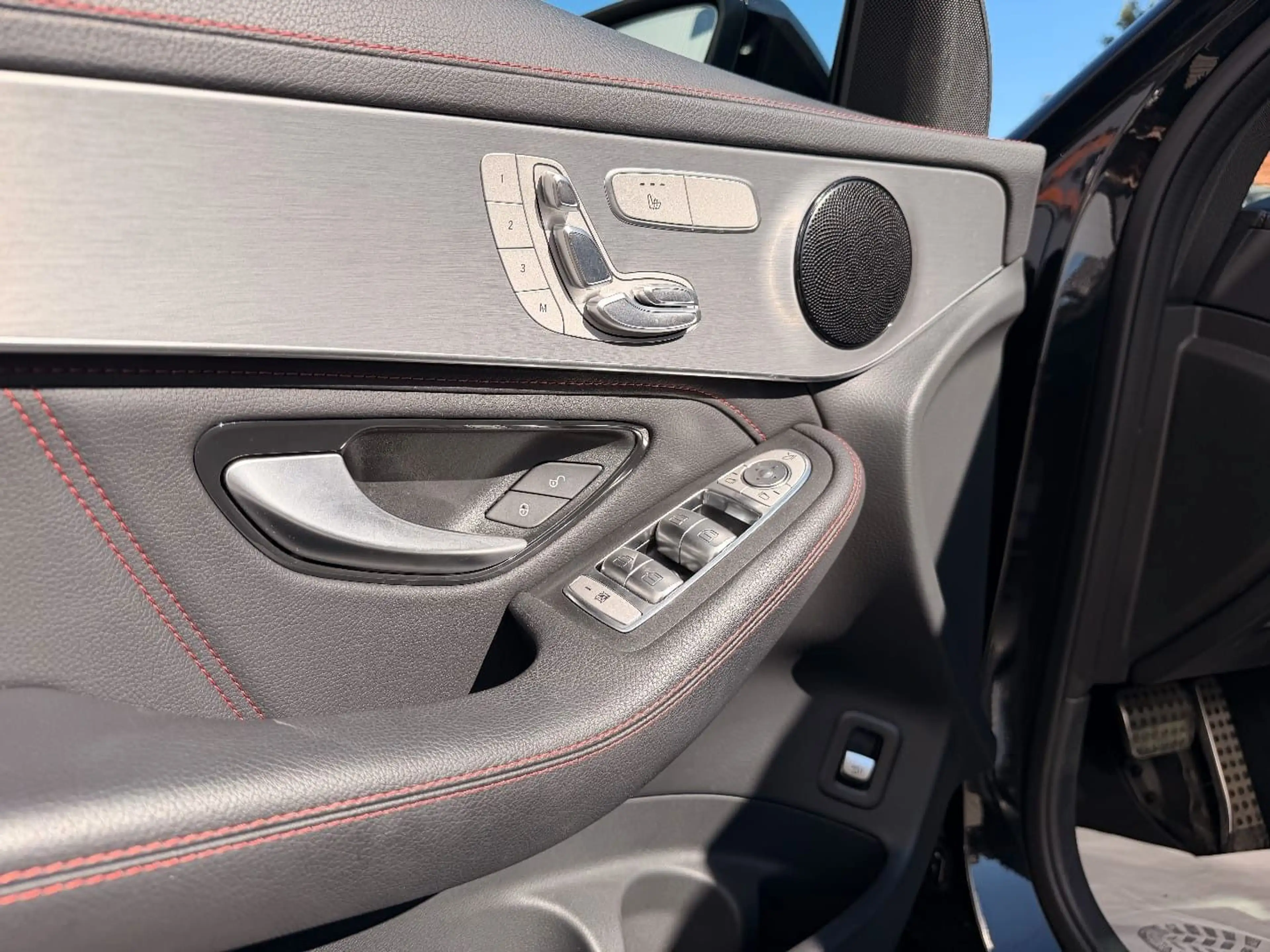 Mercedes-Benz GLC 300 d 9G 4M AMG Plus*Night*Pano*ACC+*Memo*20" — photo 14