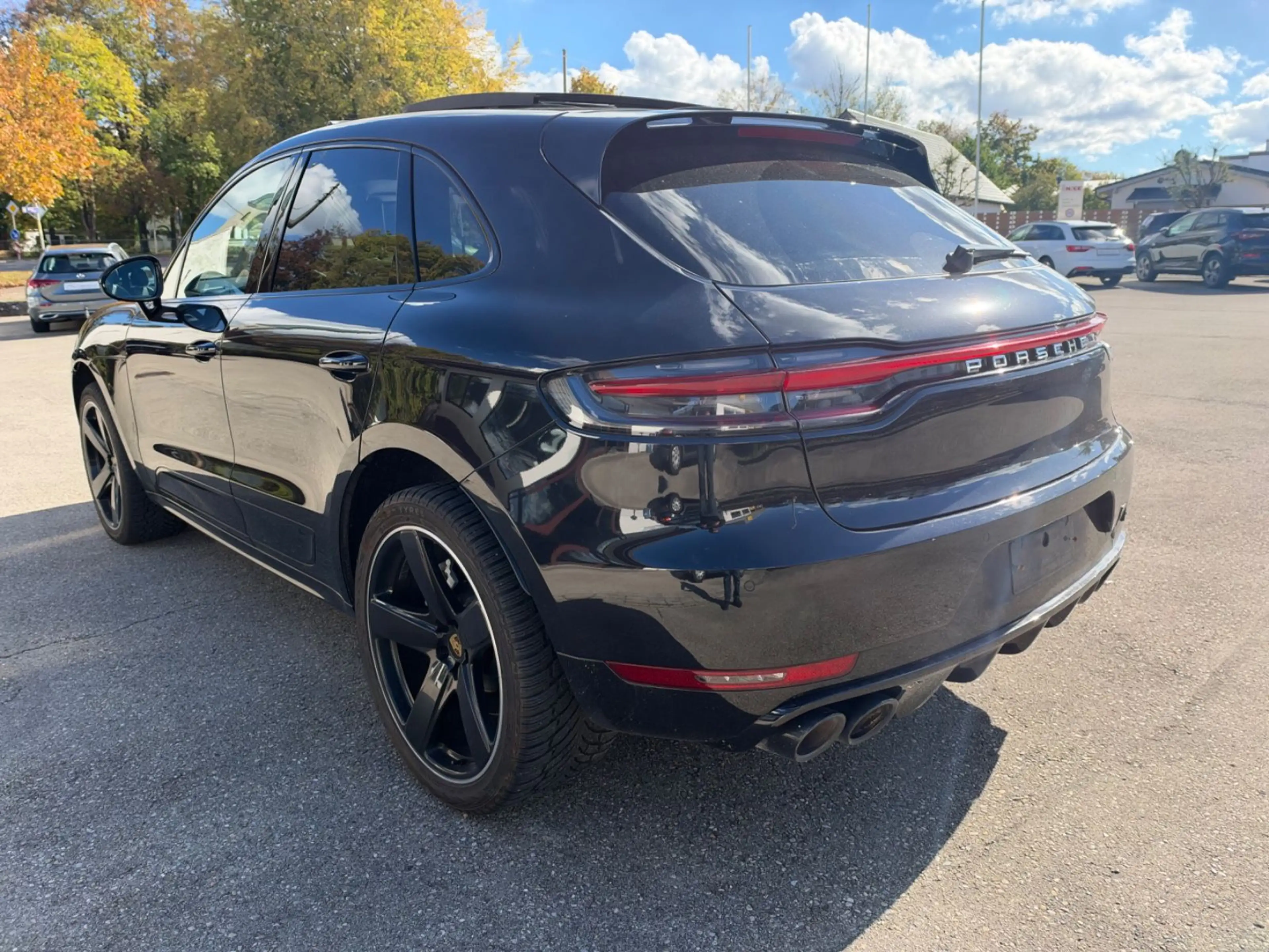 Porsche Macan Turbo — photo 5