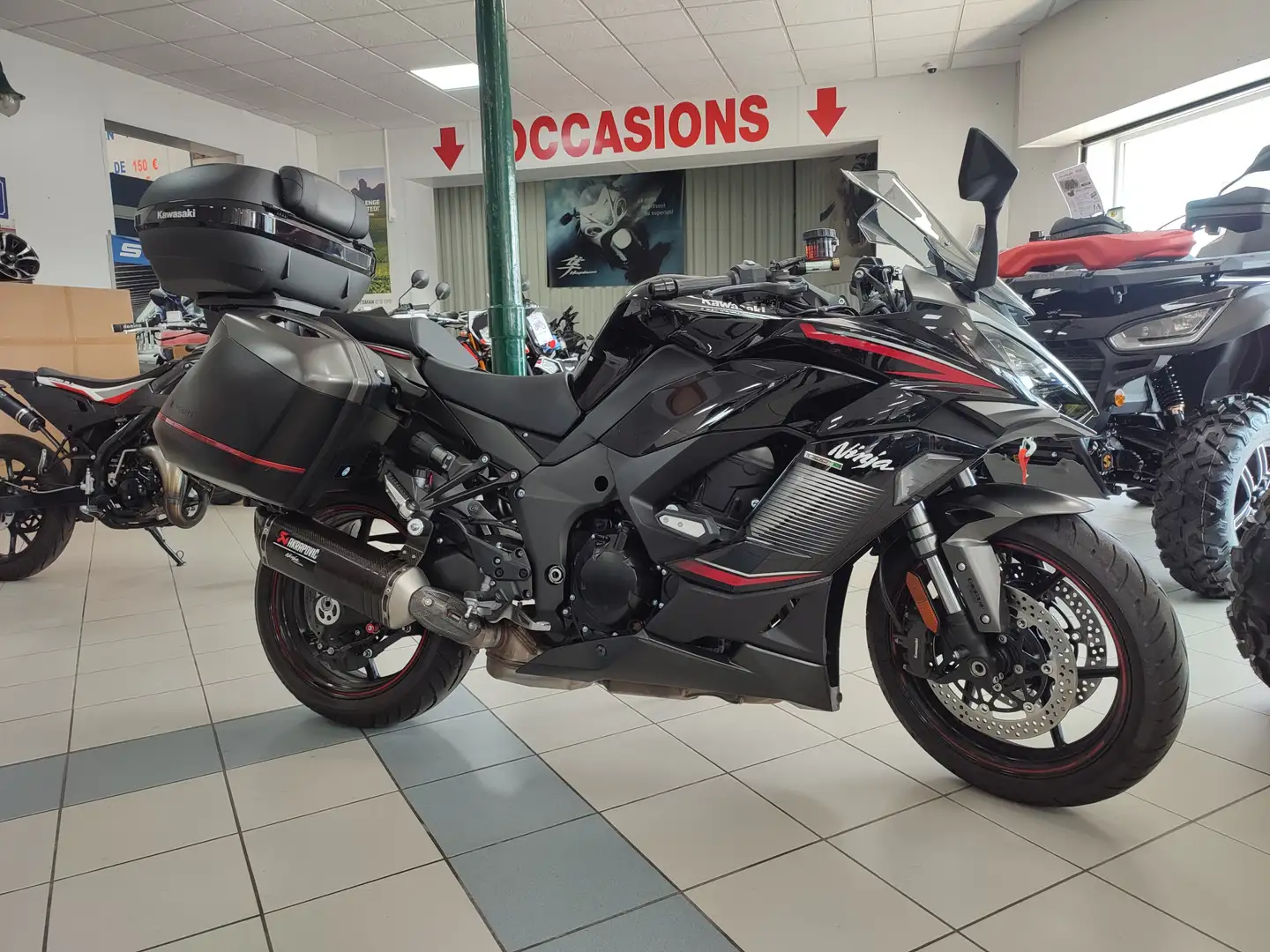 Kawasaki Ninja 1000SX - 2