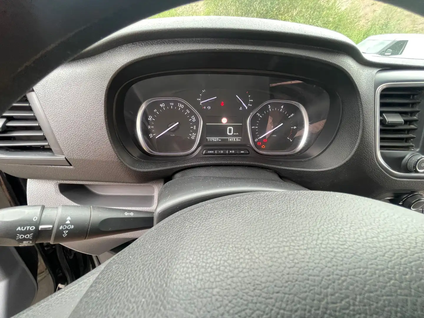 Peugeot Expert 231S 2.0 BlueHDI 120 Premium Pack Zwart - 2