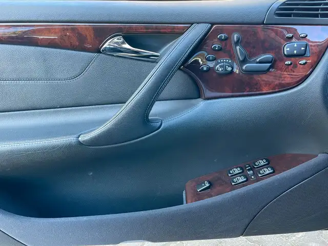 Mercedes-Benz CL view 10