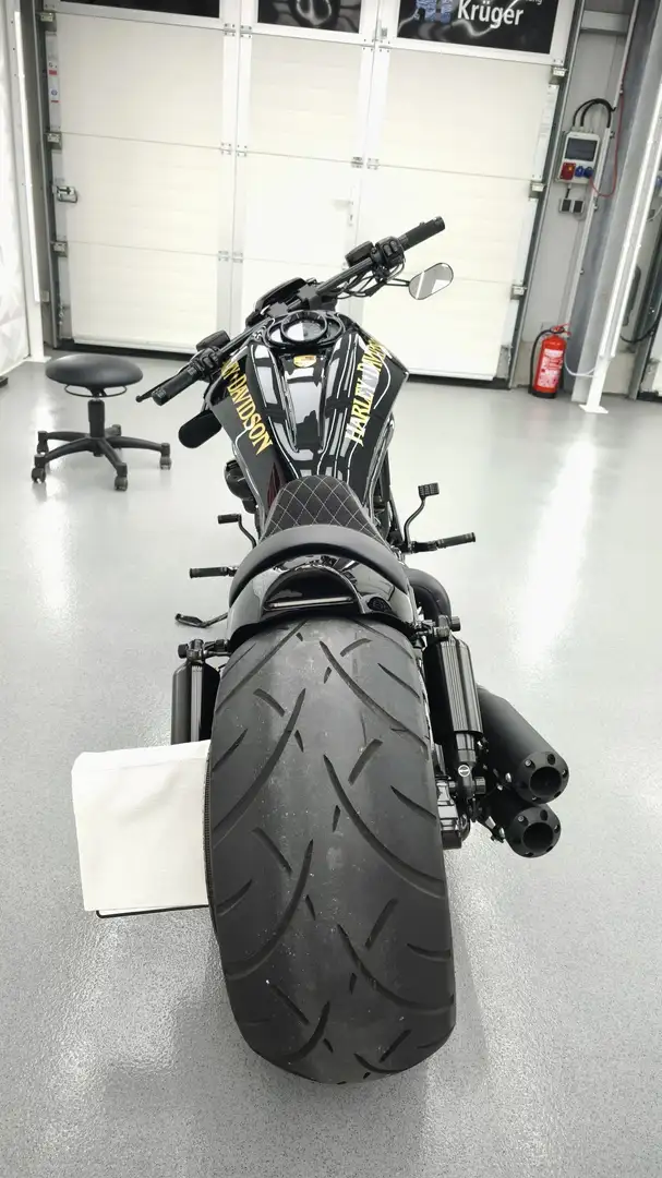 Harley-Davidson Night Rod Spezial Custom BBC Negro - 1