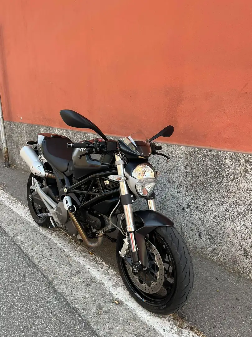 Ducati Monster 696 Schwarz - 2