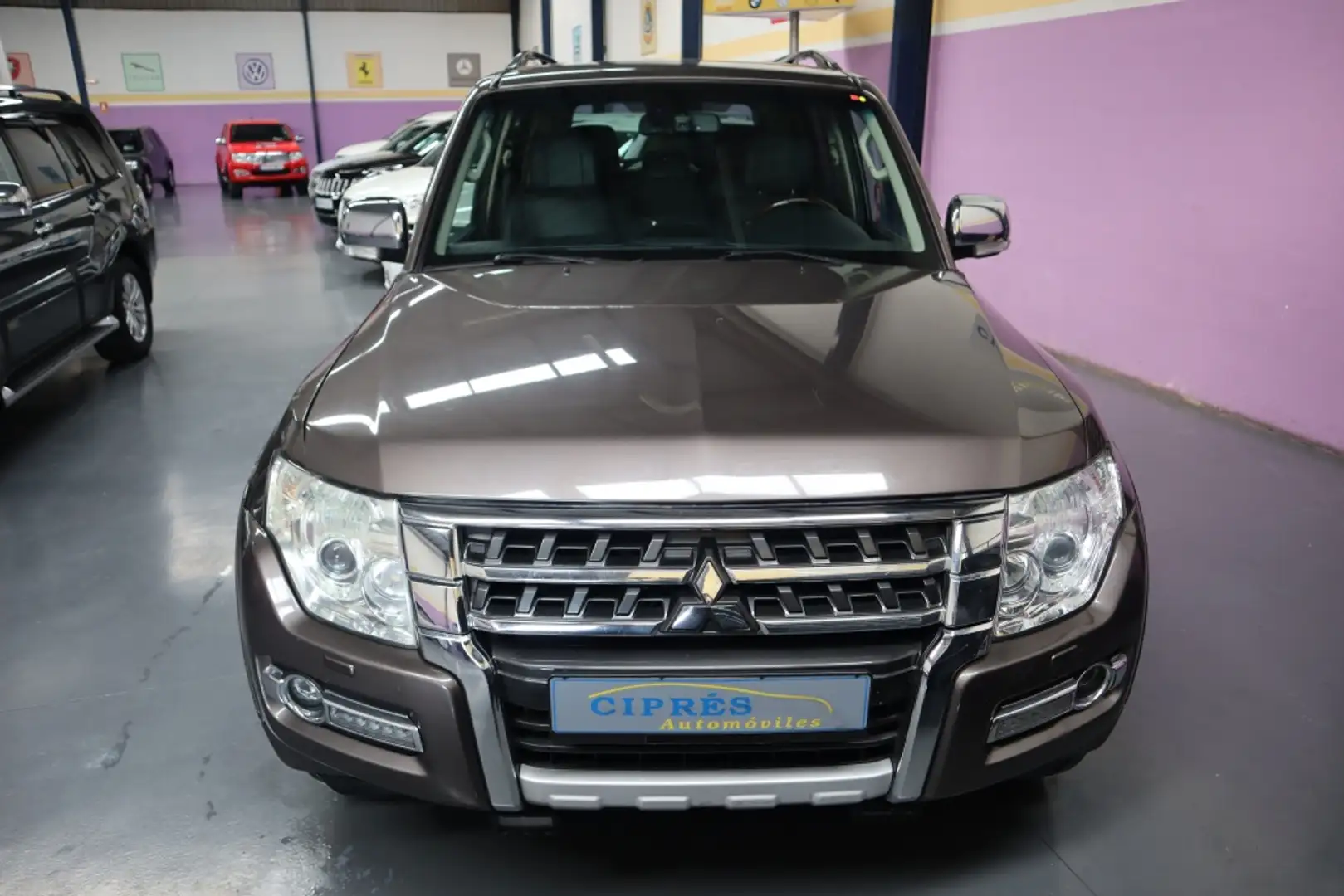 Mitsubishi Montero 3.2DI-D Kaiteki 5AT 190 Braun - 2