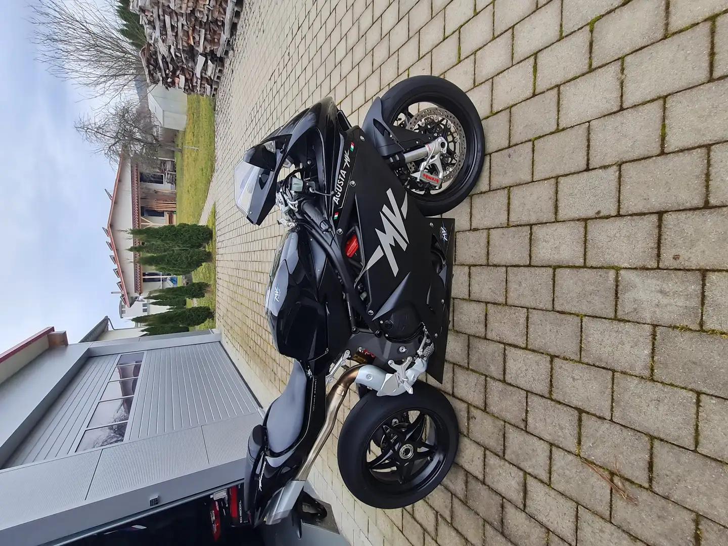 MV Agusta F4 1000 Černá - 2